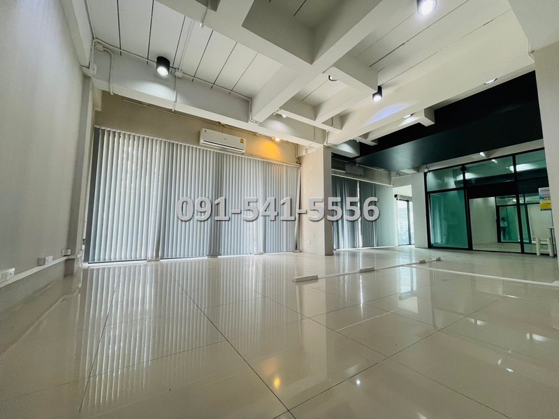 ขาย เซ้ง อาคารพาณิชย์ รามคำแหง 21 ใกล้จุดขึ้นลงทางด่วน ตึกแถว 3 ชั้น 4 คูหา พื้นที่ 154 ตรว