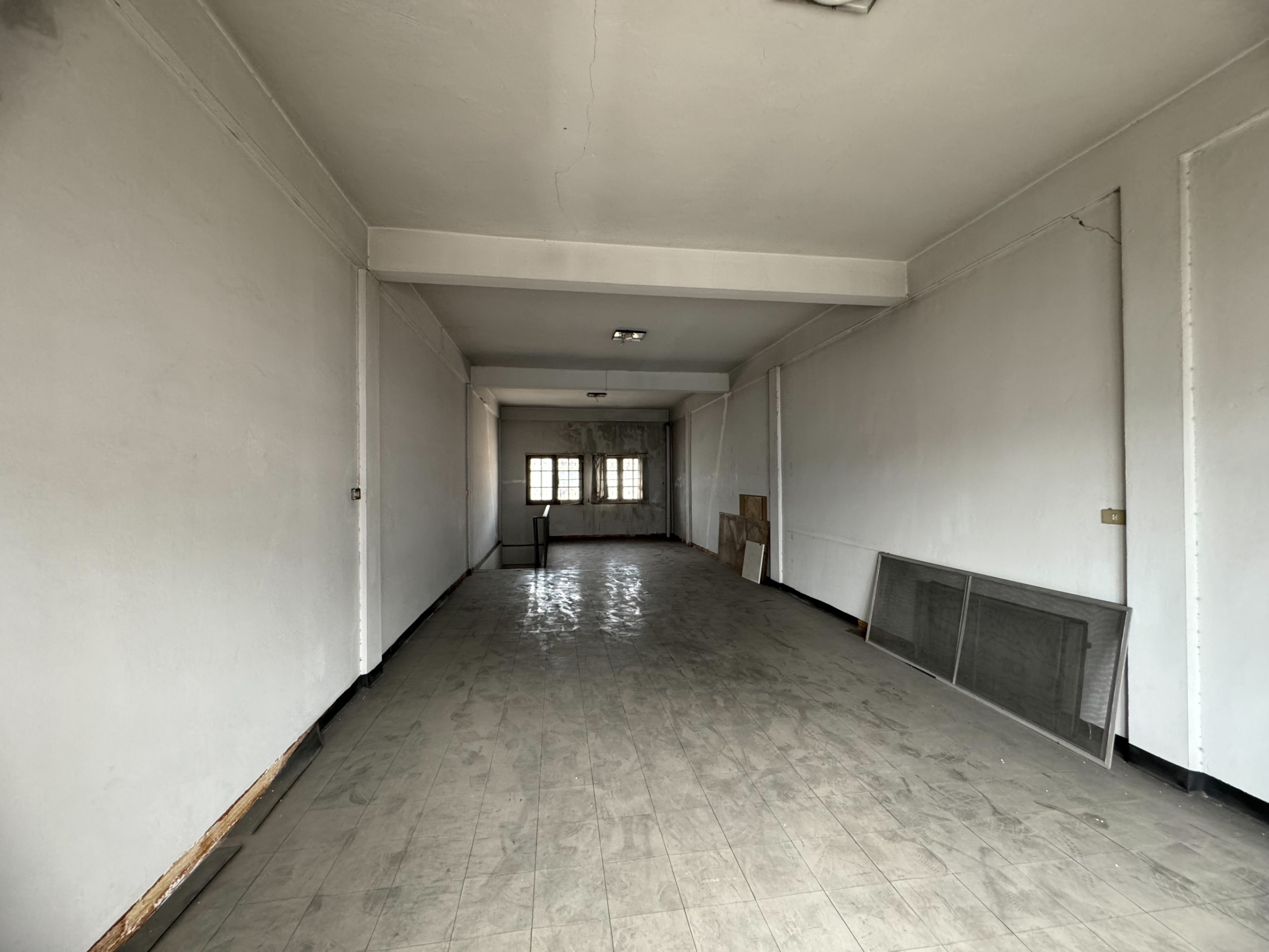 *ให้เช่าอาคารพาณิชย์ 4.5 ชั้น ทำเลดี ย่านสุขุมวิท 71 (ปรีดีพนมยงค์)* (N.1034)