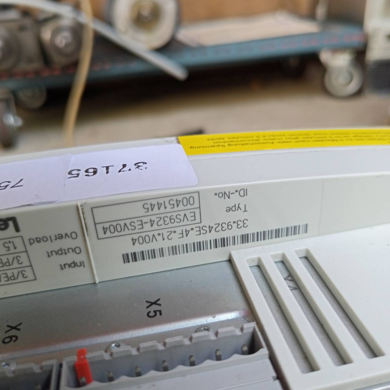 SERVO DRIVE " LENZE " MODEL : EVS9324-ESV004