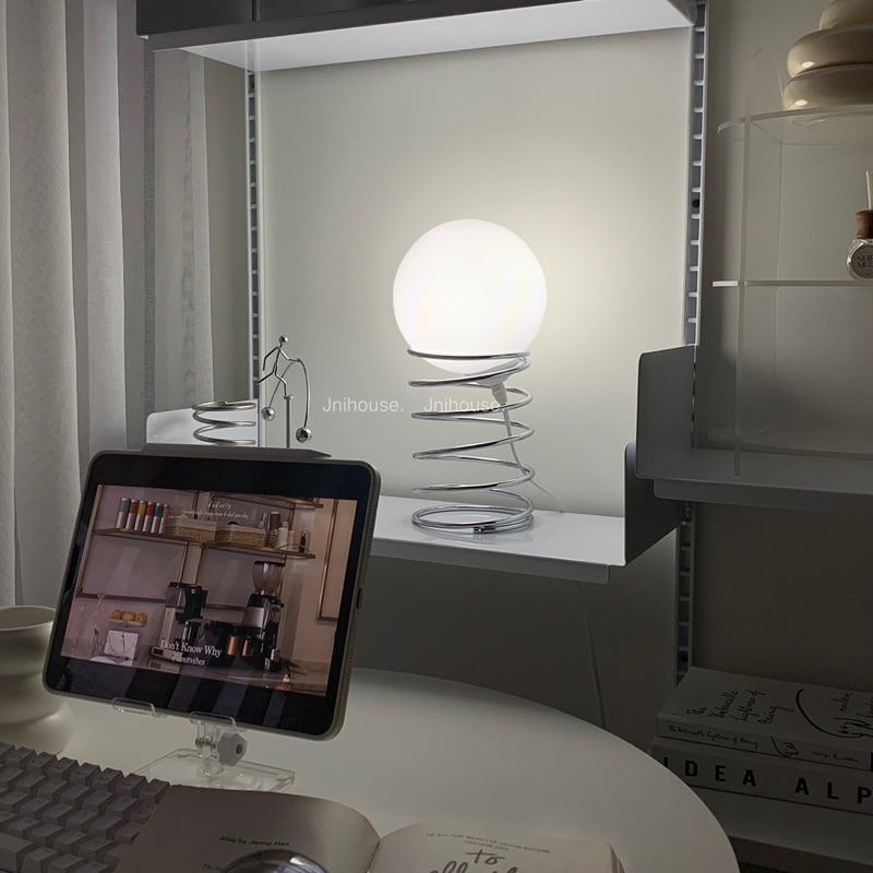 [พร้อมส่ง] Jnihouse : Lunar Spring Lamp โคมไฟตั้งโต๊ะ