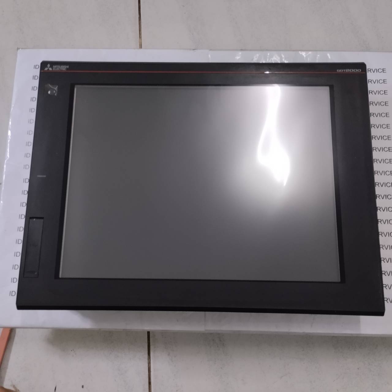 LCD TOUCH SCREEN " MITSUBISHI " MODEL : GT2715-XTBA