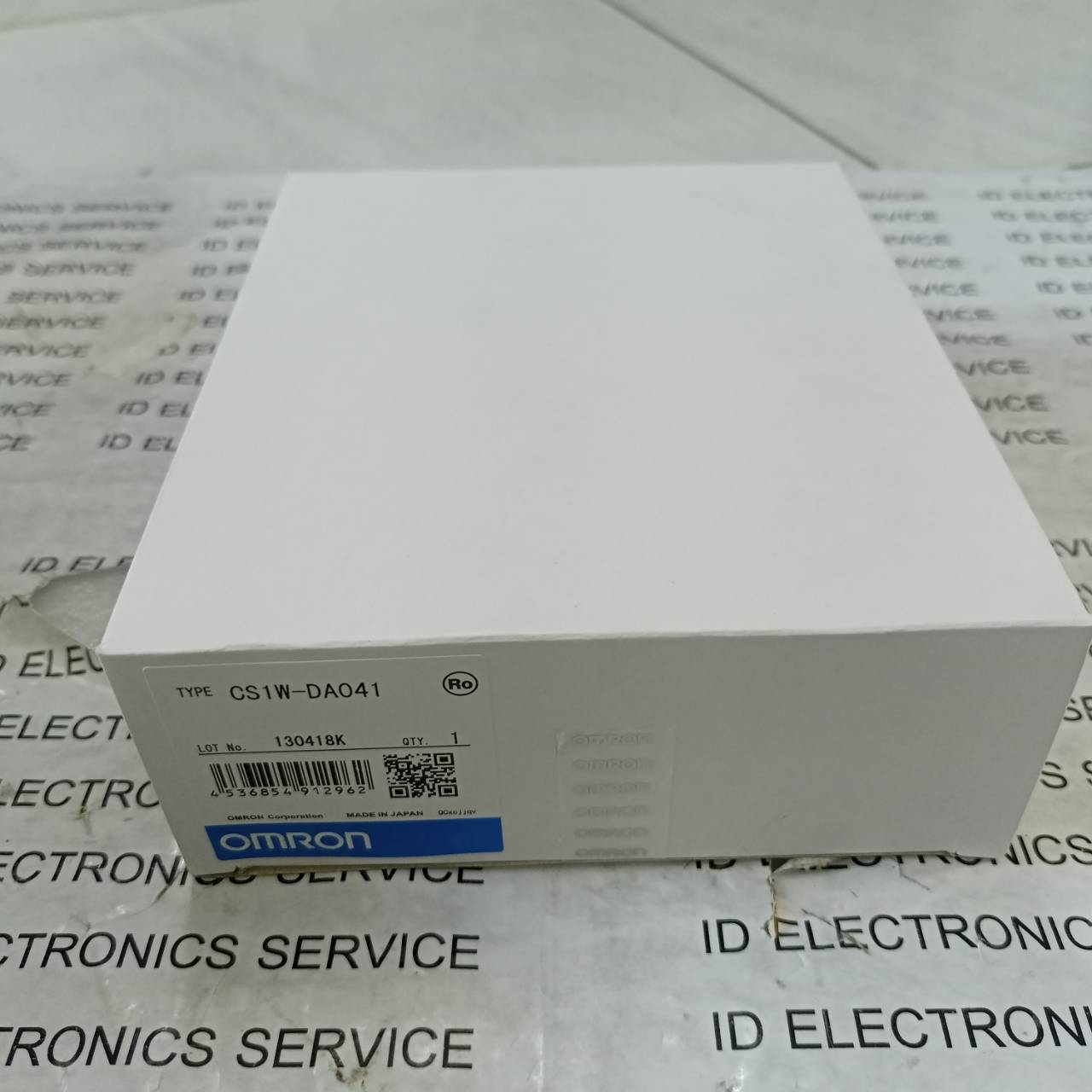 PLC " OMRON " MODEL : CS1W-DA041