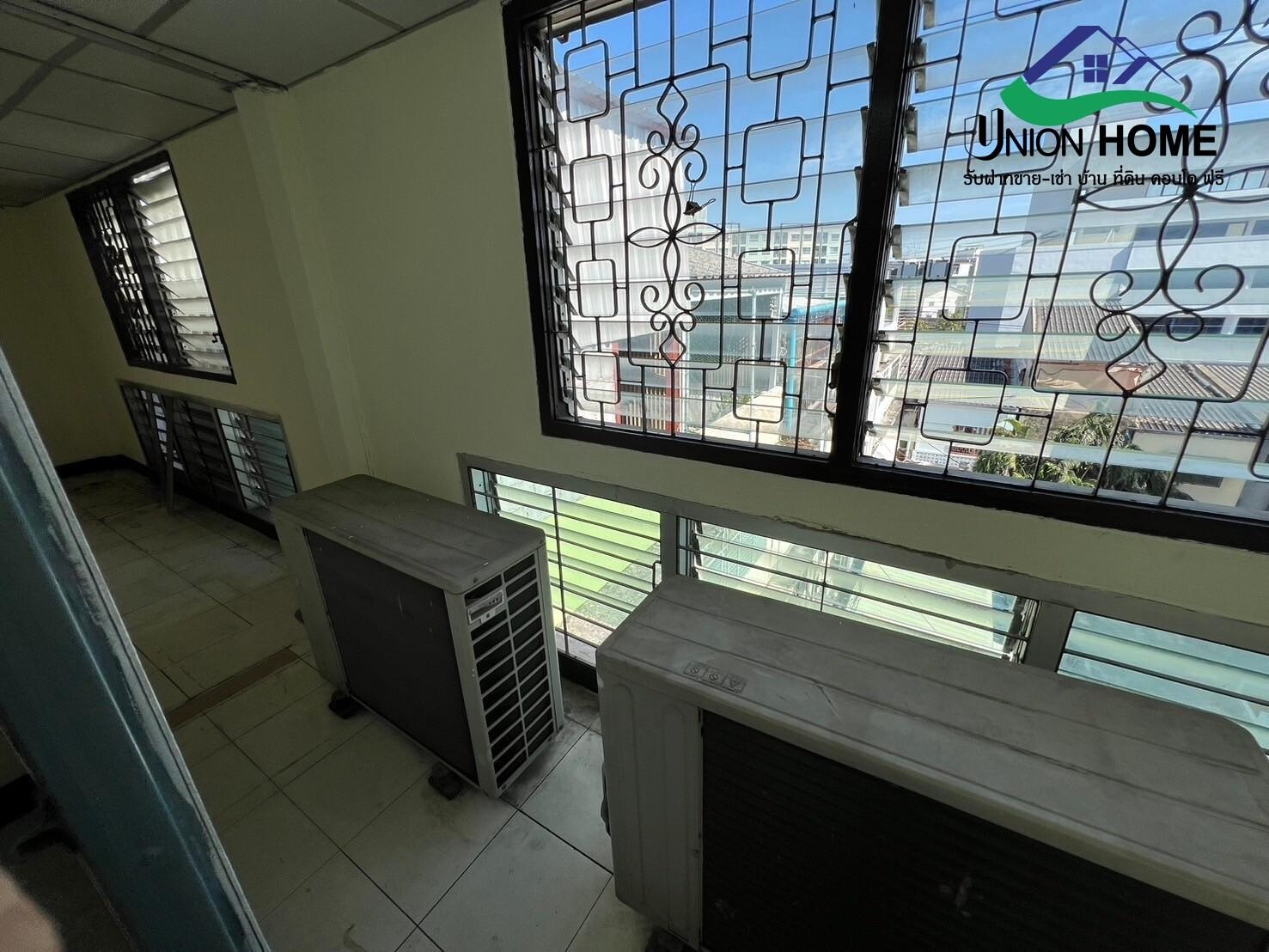 ขายอาคารพาณิชย์ 2 คูหา 3.5ชั้น-ดาดฟ้า หมู่บ้านเสรี ซอยอ่อนนุช70/1 (N.1389)