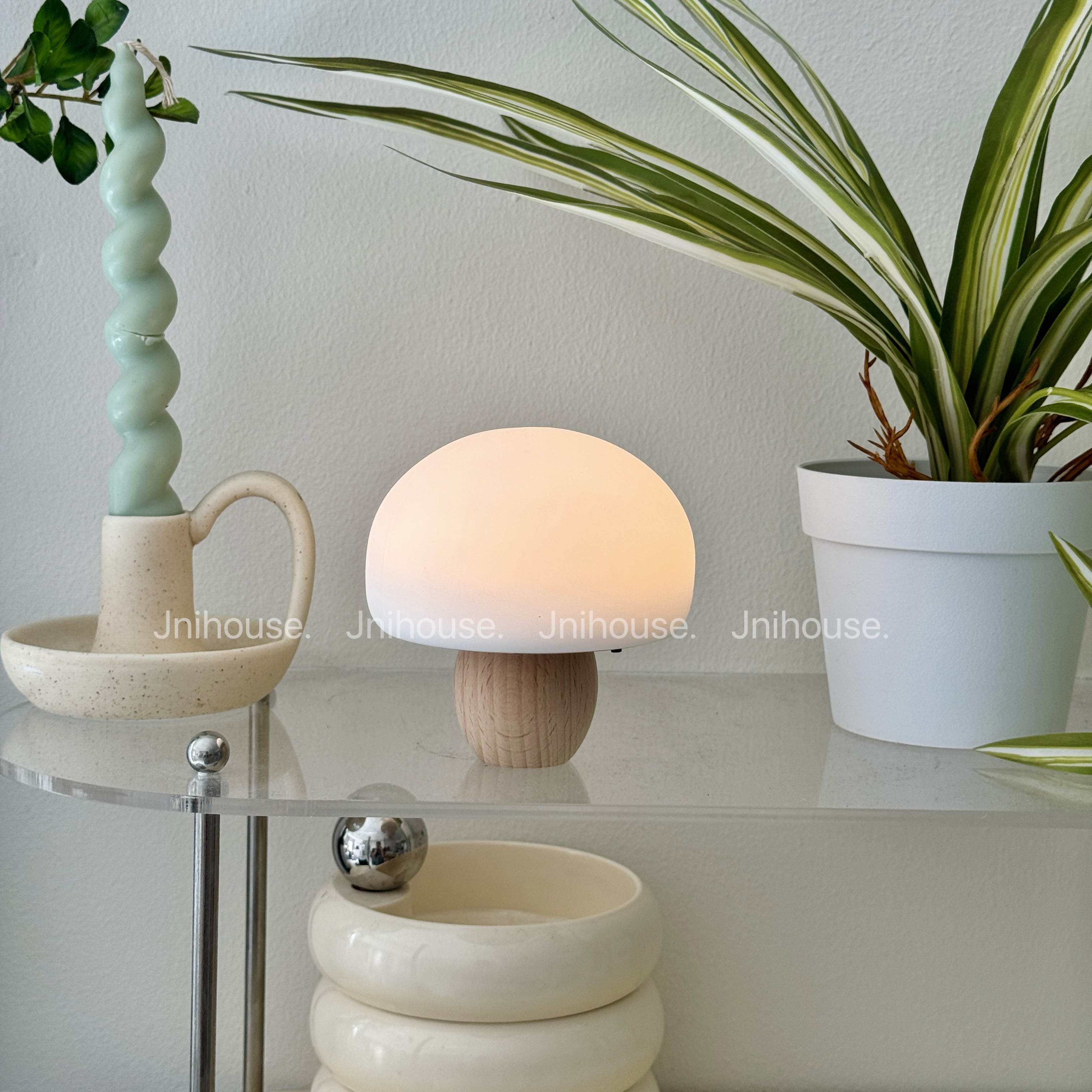 [พร้อมส่ง] Jnihouse : โคมไฟเห็ดนุ่มด้ามไม้แสงวอร์ม (Mushroom Lamp)