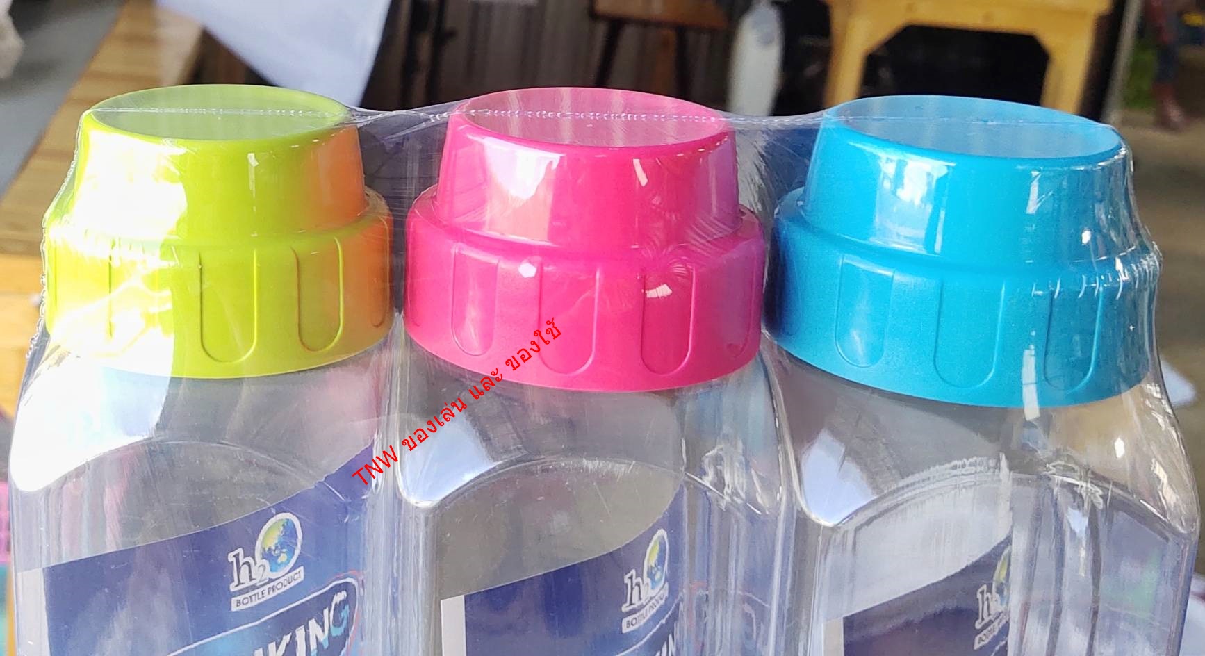 ขวดน้ำใส่ดื่ม เเพ๊ค 3 ขวด ทรงเหลี่ยม กระบอกน้ำใส่ตู้เย็น คละสี