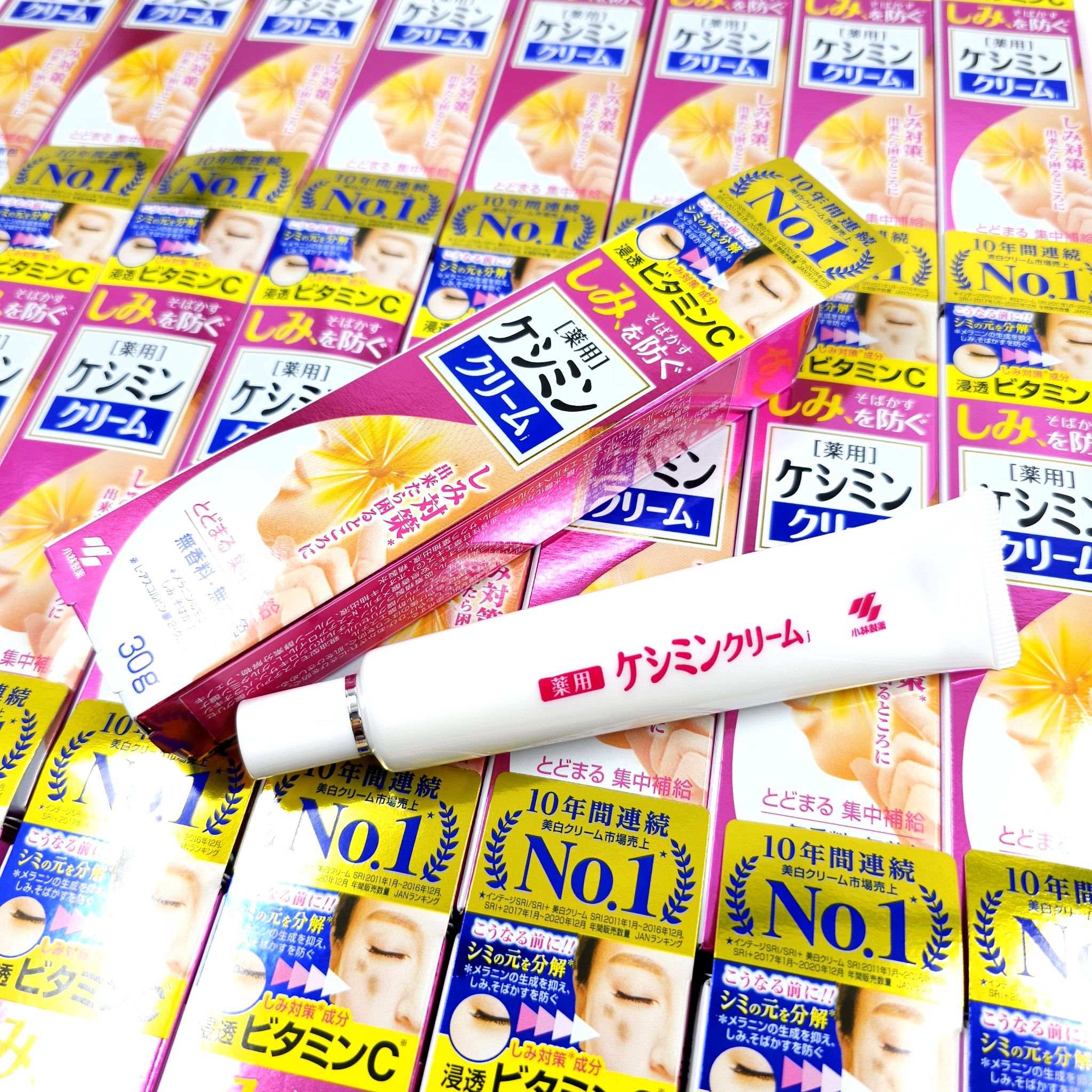 ครีมลดฝ้ากระ จุดด่างดำและรอยสิวจากญี่ปุ่น Kobayashi Keshimin Cream 30 g