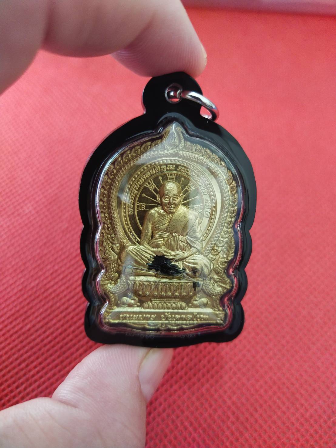 เหรียญนั่งพาน ชนะมาร บันดาลโชค. ❇หมายเลข 443 [หลวงปู่ครูบาดวงดี วัดบ้านฟ่อน] เชียงใหม่ ปี 2560. ❇เลี่ยมกรอบพร้อมใช้ (พระอริยะเจ้า ผู้มีพลังจิตที่เย็นที่สุดในล้านนา)