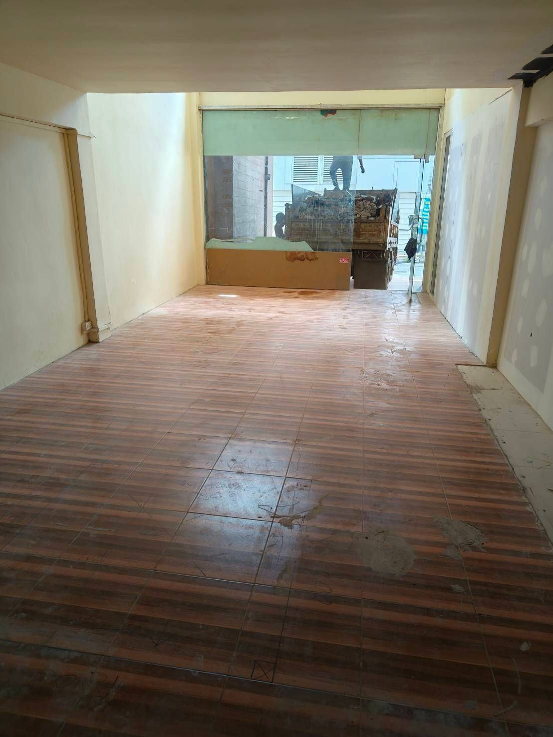 ให้เช่าตึก 6 ชั้น 2คูหา สุขุมวิท10 ติดBTS อโศก (N.1395)