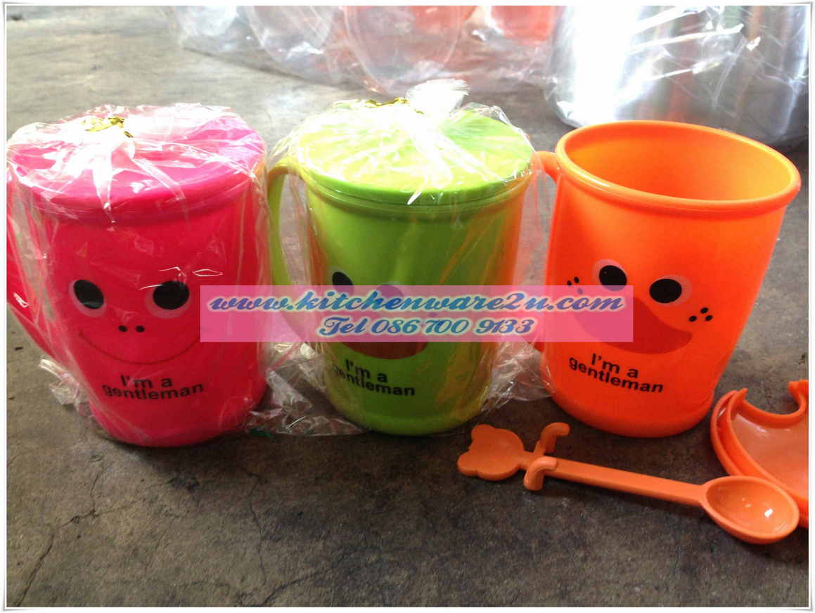 P06505 ถ้วยหูพร้อมช้อน ลายการ์ตูน สีเจ็บ (ราคาส่งต่อ 10 โหล: 120 ชุด)
