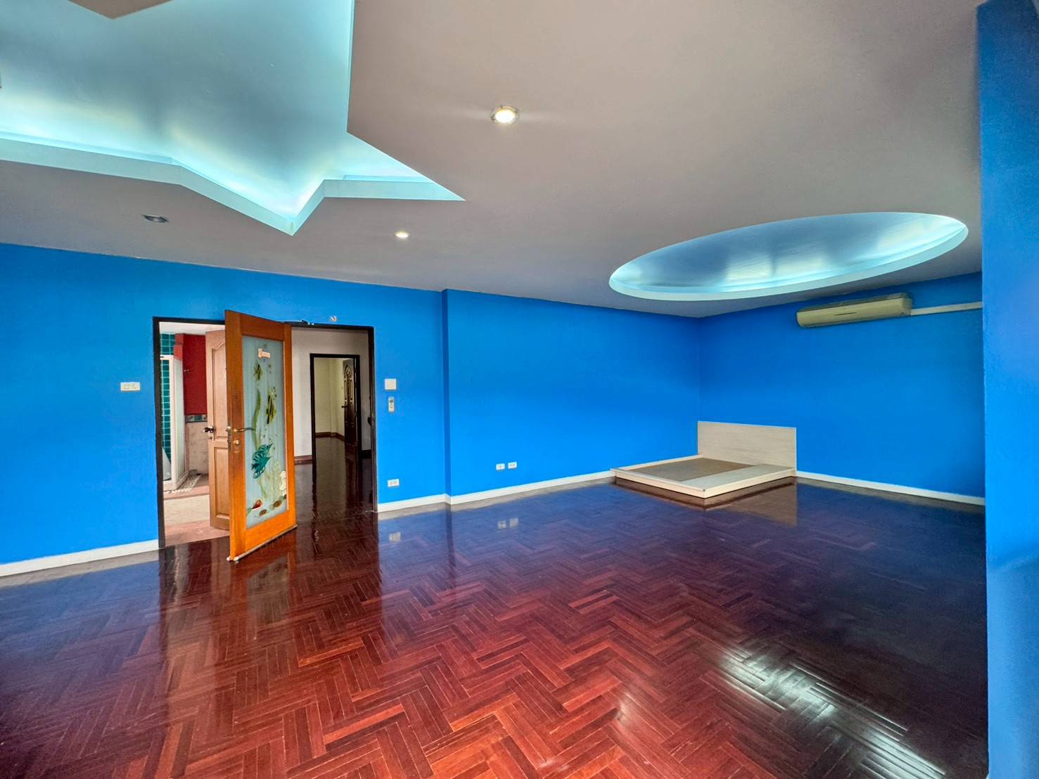 ให้เช่าอาคารพาณิชย์หลังมุม 2 คูหา 4 ชั้น ถนนอุดมสุข ทำเลดี (N.1865)