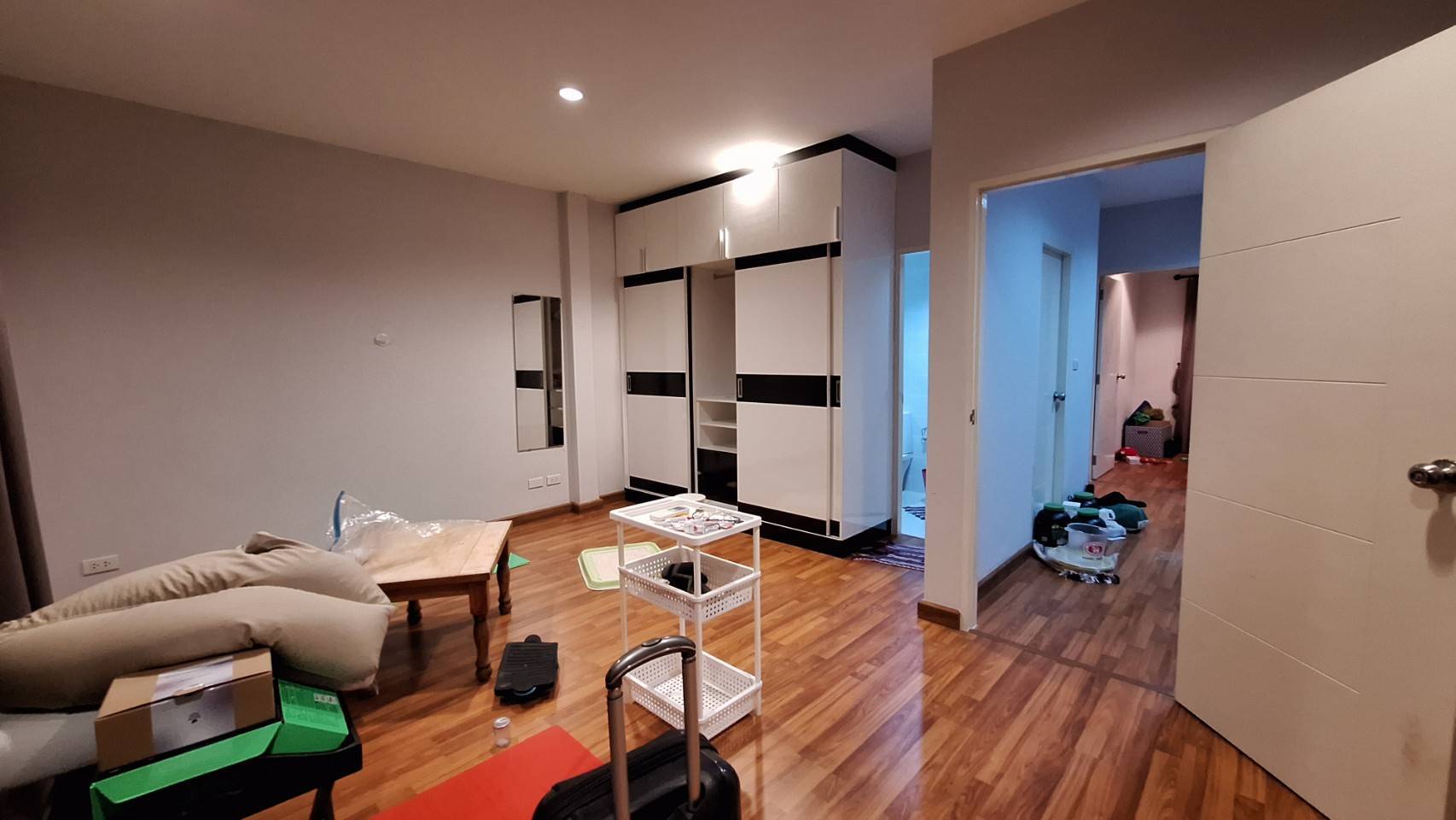 ขายทาวน์เฮ้าส์ หมู่บ้านดิ เอ็กซ์คลูซีฟ พัฒนาการ 44 (The Exclusive Village - Pattanakarn 44) (N.942)