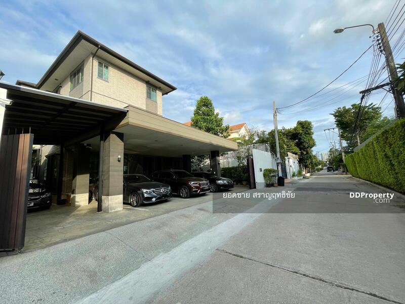 ขายบ้านเดี่ยว 120 ตร. ว. ถ. สุขุมวิท 71 42 ล้านบาท