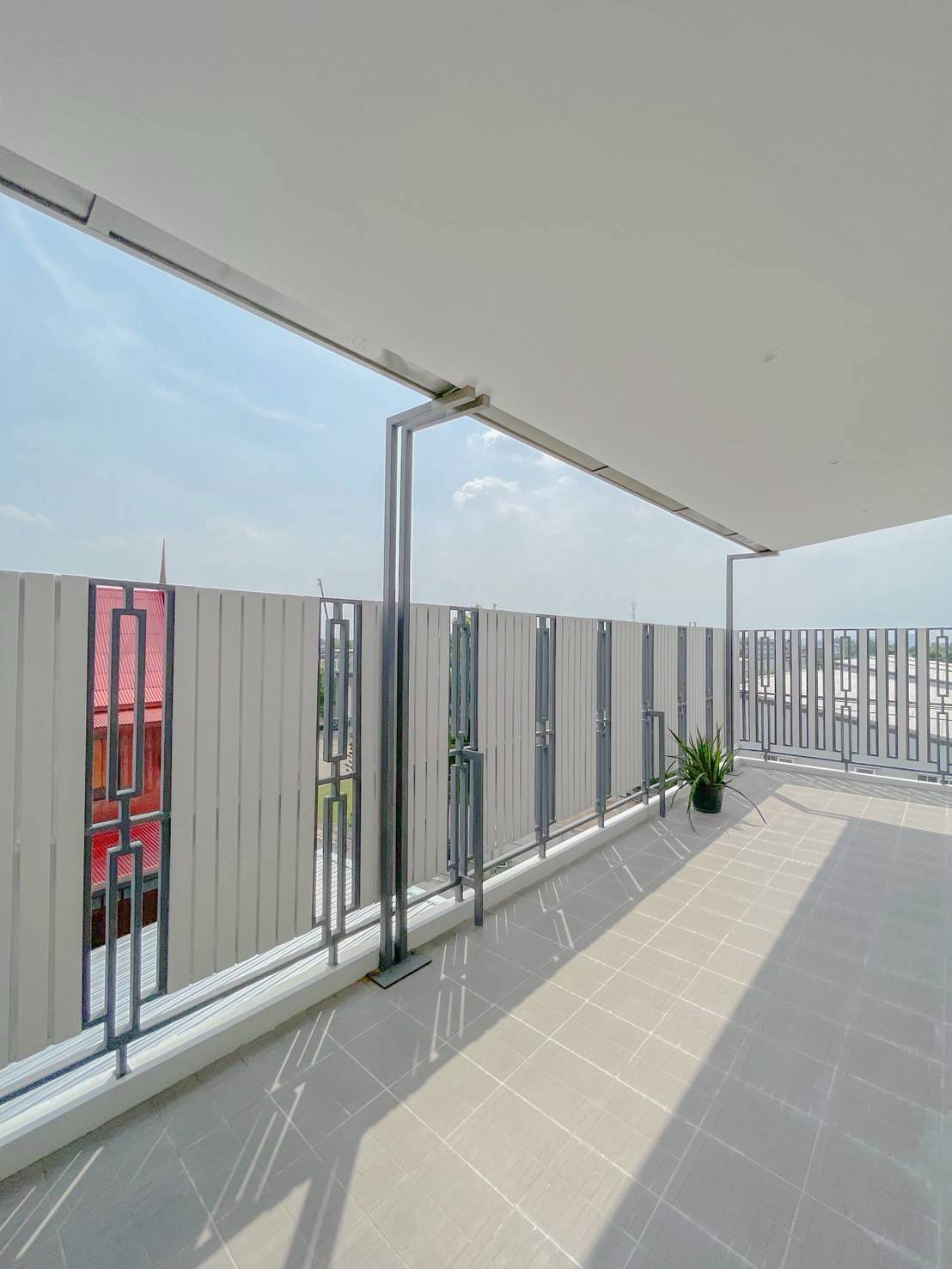 ให้เช่าทาวน์โฮม 3 ชั้น ใกล้หมู่บ้านนักกีฬาแหลมทอง บ้านรีโนเวทใหม่พร้อมอยู่ (N.1874)