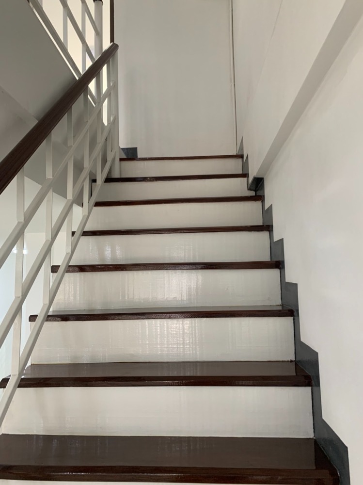ขายทาวน์เฮาส์ 2.ชั้น 18 ตรว. 3 ห้องนอน 2 ห้องน้ำ 1 ห้องรับแขก 1 ห้องครัว (N.157)
