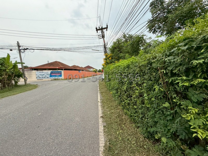 ขายที่ดิน 3 แปลงติดกัน 16 ไร่ ริมถนน ใกล้วัดหลวงพ่อโสธร ตรงข้ามหมู่บ้านมารวย ฉะเชิงเทรา การเดินทางสะดวกใกล้แหล่งชุมชน