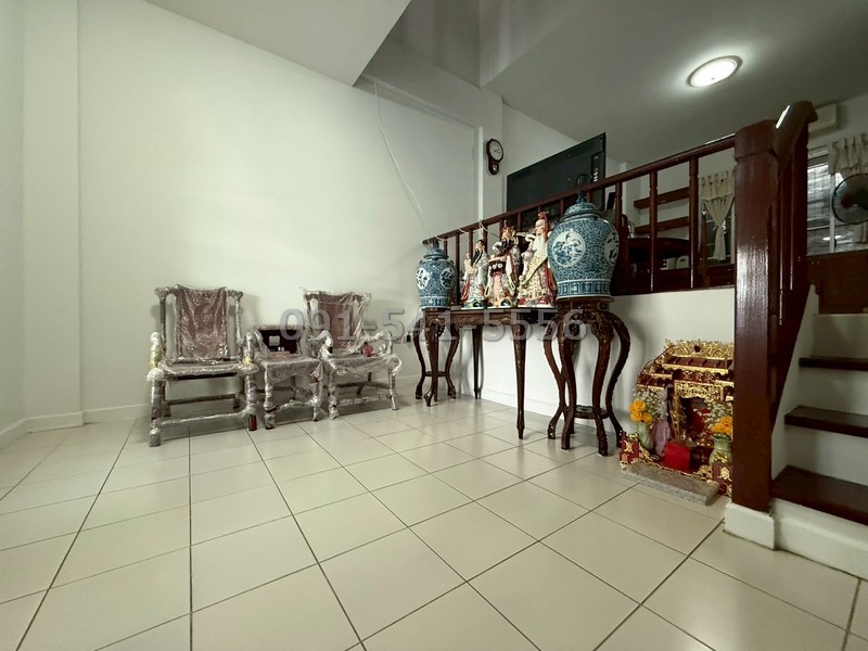 ขายทาวน์โฮม 3 ชั้นเล่นระดับ พื้นที่ 21.2 ตรว 3นอน 4น้ำ บ้านกลางเมือง โชคชัย 4 เฟอร์นิเจอร์ built-in