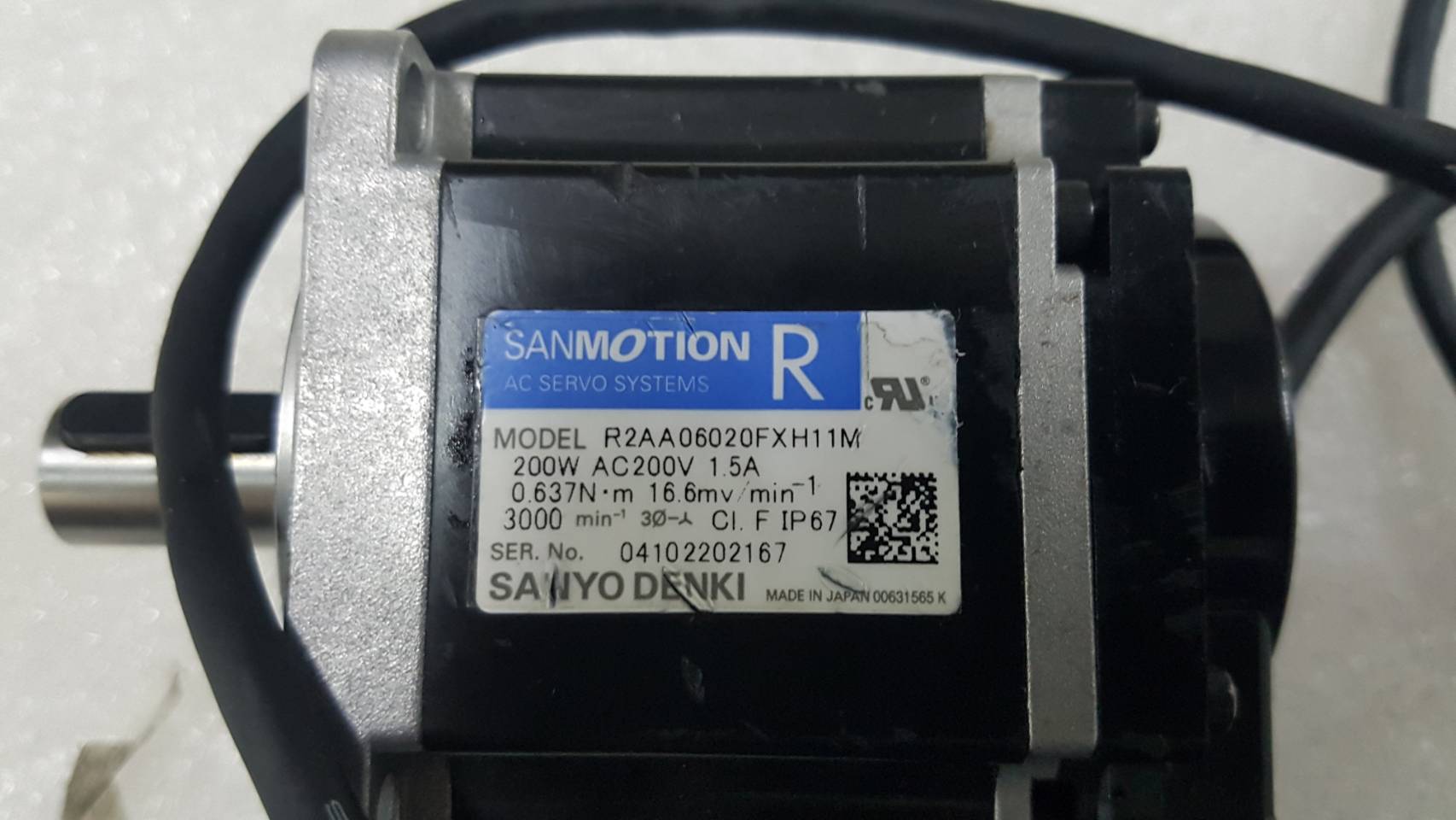 SERVO MOTOR " SANYO DENKI " MODEL : R2AA06020FXH11M