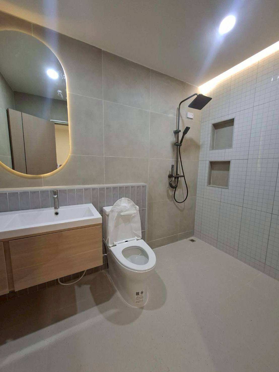 ขายทาวน์เฮ้าส์ 2 ชั้น ซอยอุดมสุข 47 รีโนเวทใหม่ทั้งหลังพร้อมอยู่ (N.1925)