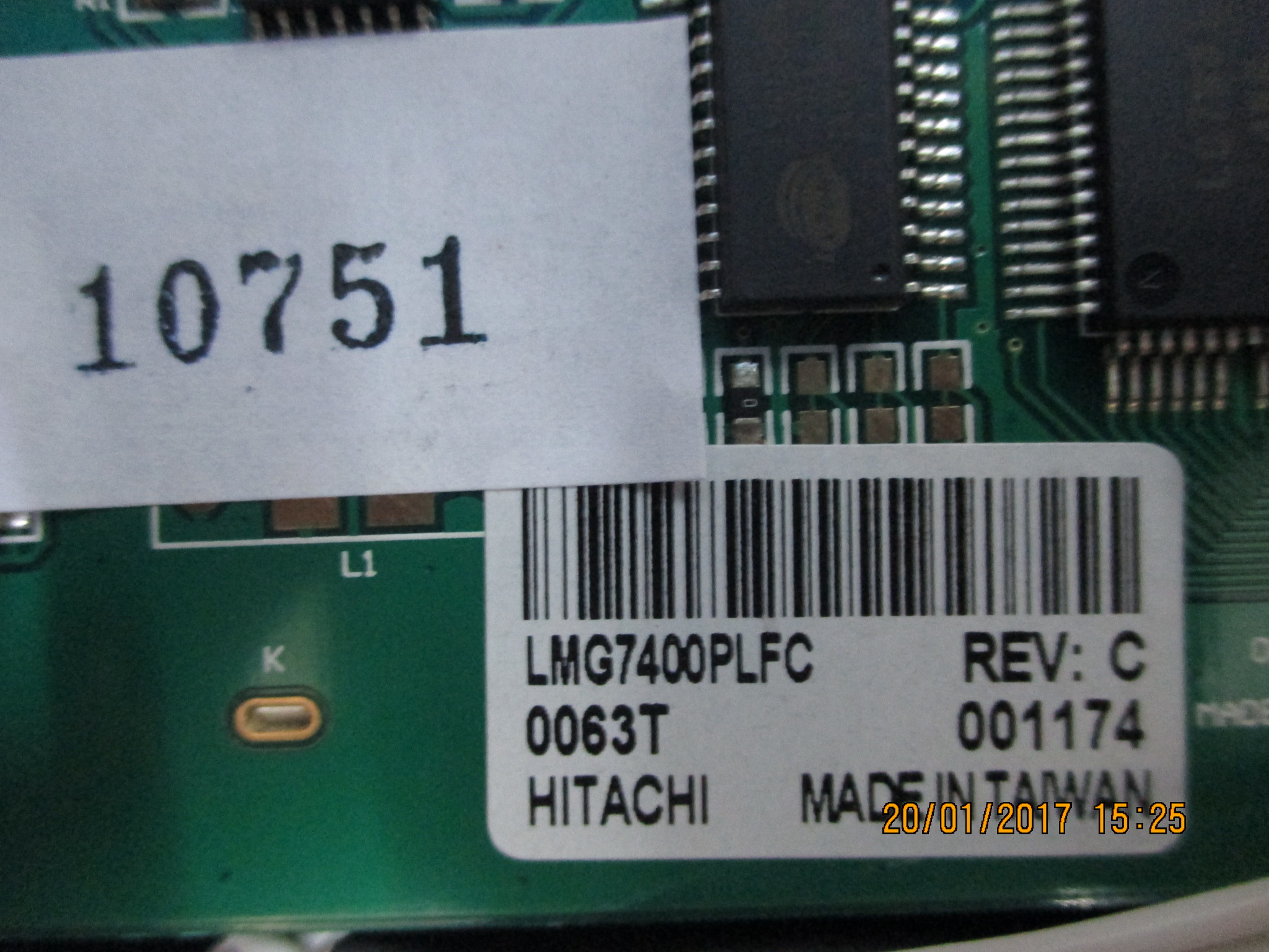 LCD PANEL " HITACHI " MODEL : LMG7400PLFC