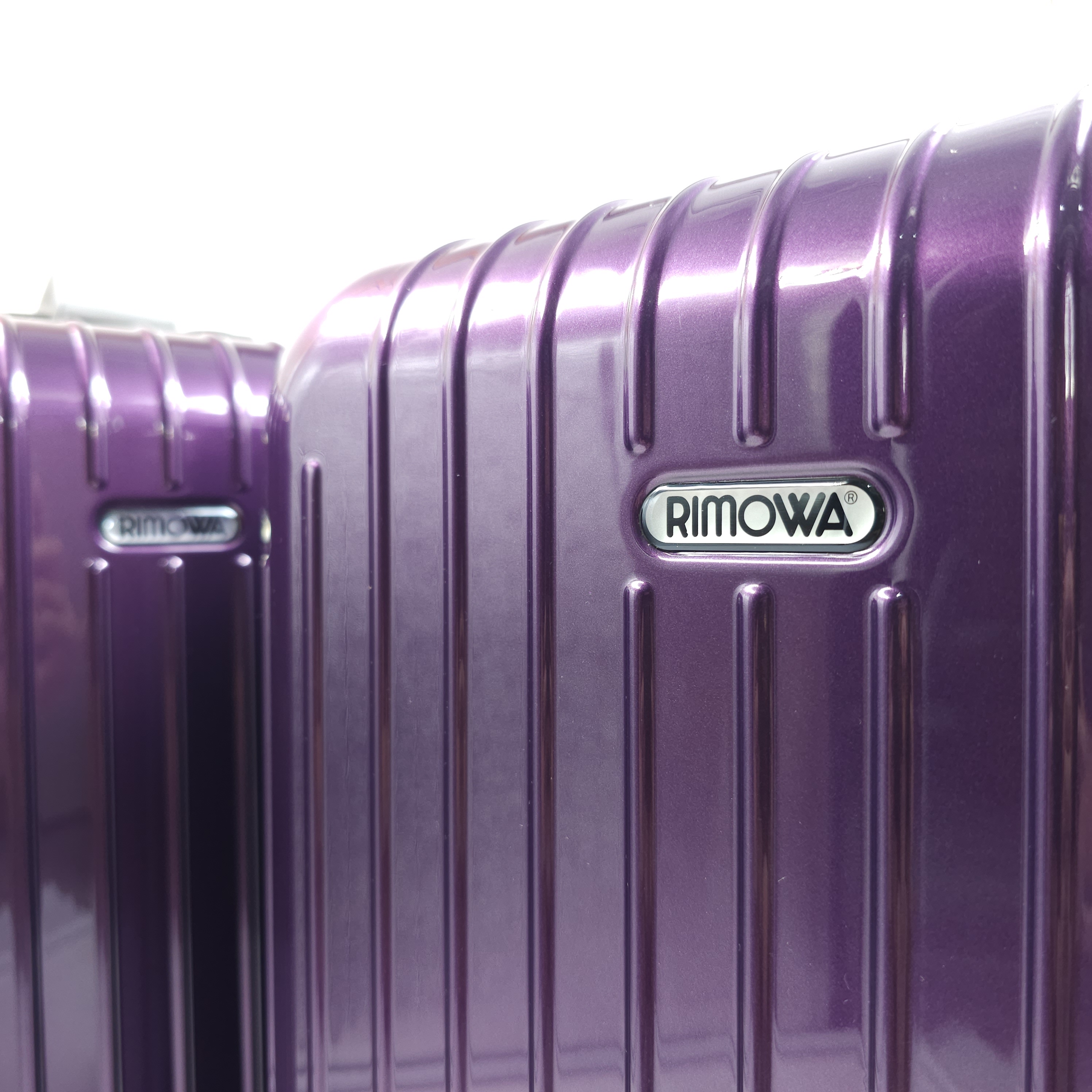 กระเป๋าเดินทาง Carry on Rimowa รุ่น Salsa Air Mini-Suitcase สีม่วง น้ำหนักเพียง 1.7 kg. การันตีของแท้ล้านเปอร์เซนต์