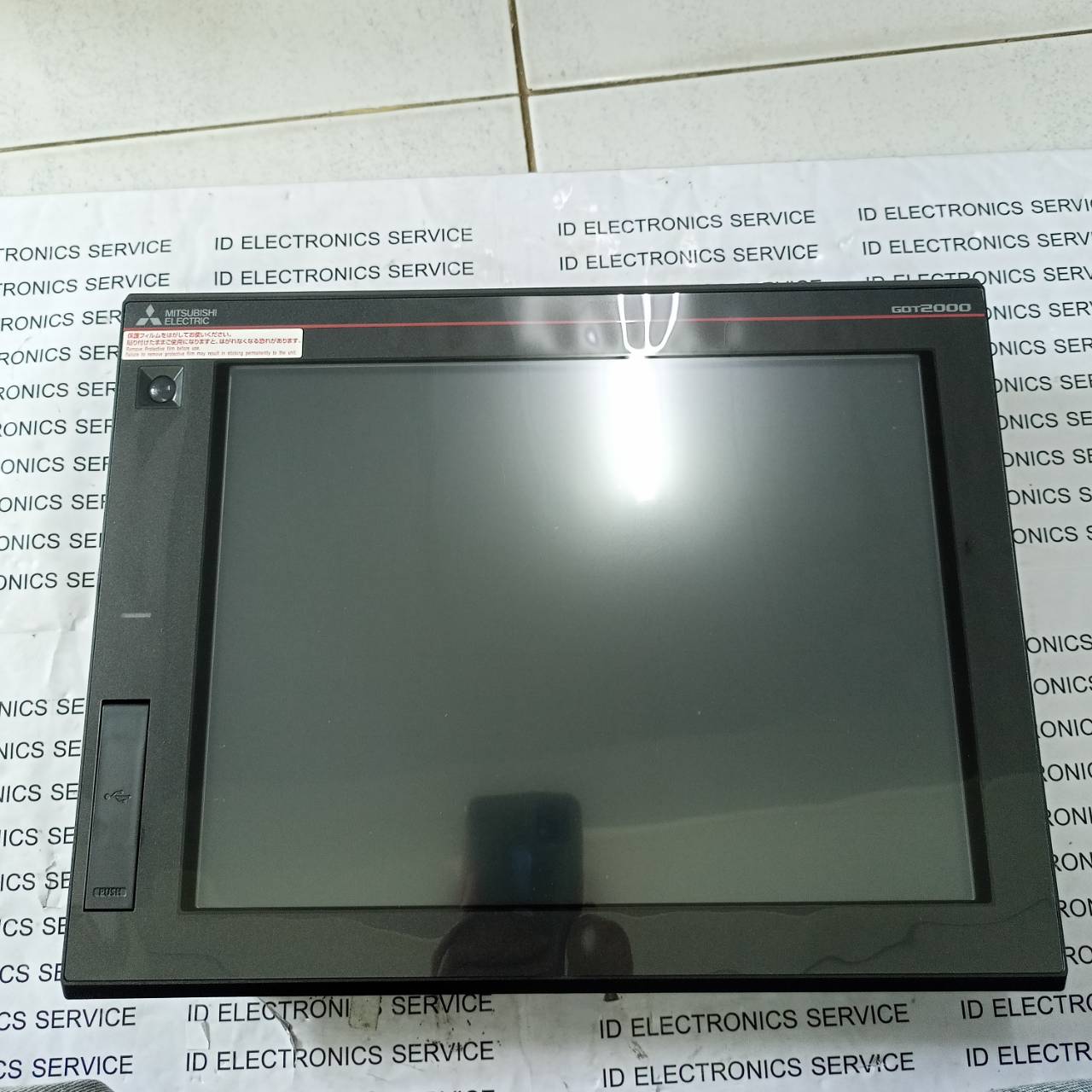 LCD TOUCH SCREEN " MITSUBISHI " MODEL : GT2712-STBD