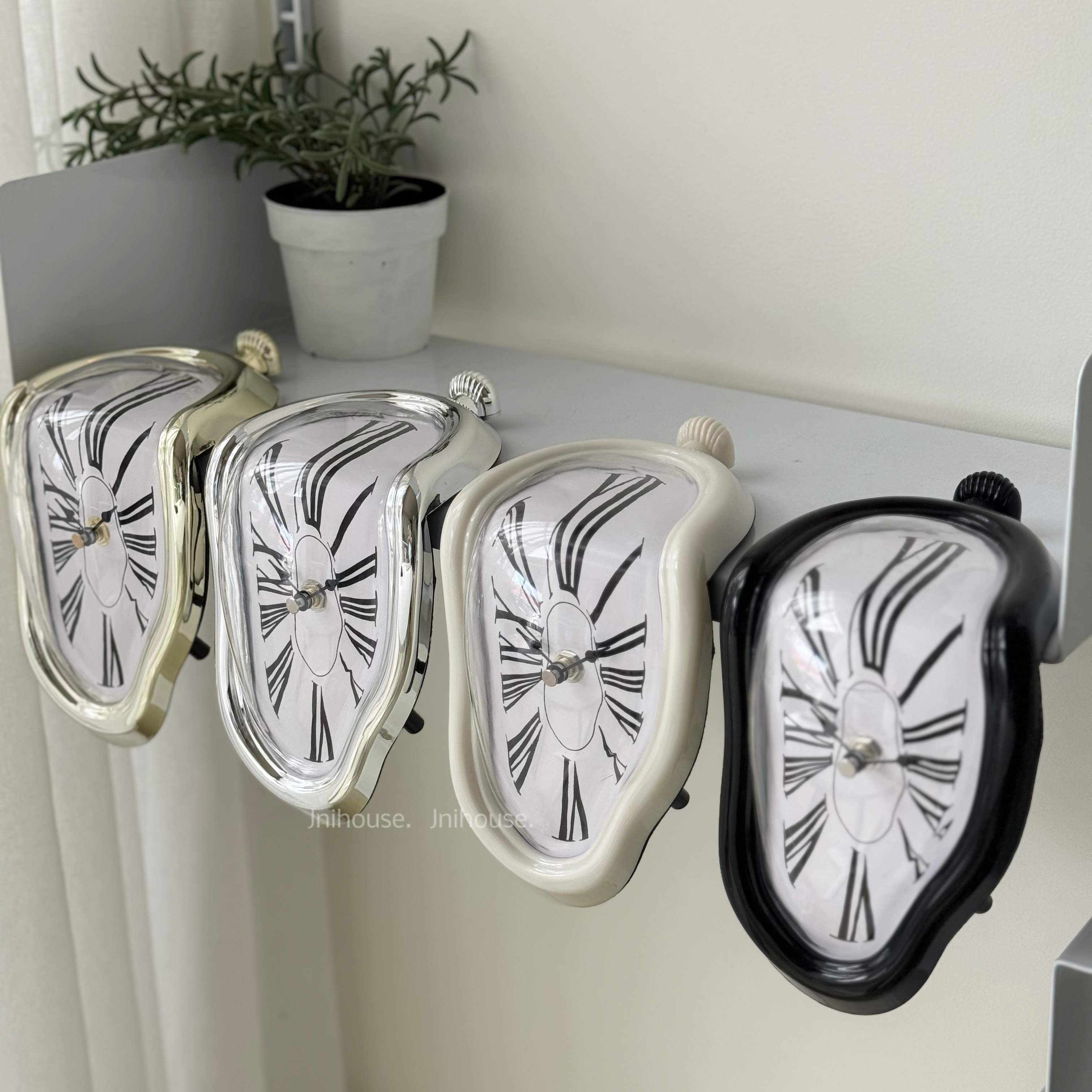 [พร้อมส่ง] Jnihouse : นาฬิกาละลาย Melting Clock (มี 4 สีให้เลือก)