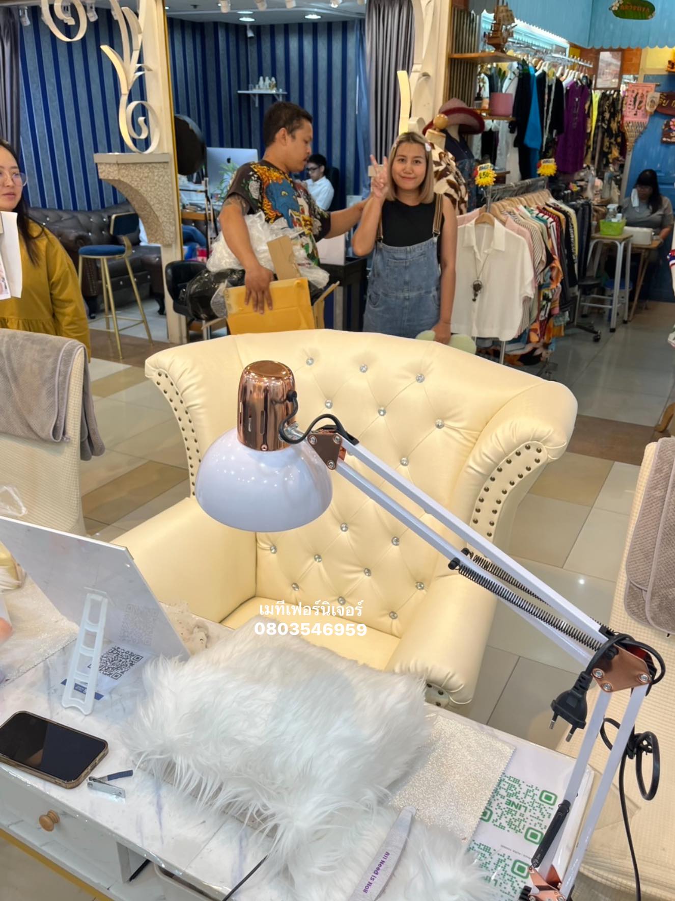 โซฟาเจ้าหญิงสีครีม หนังไหม สุดหรู 1 ที่นั่ง ไซส์มินิ สไตล์วินเทจ (สั้งครั้งละ1ตัว)