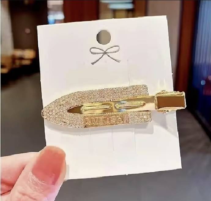 💗มาหยากิ๊ฟช้อป💗 กิ๊บเปาะแปะ กิ๊บพลอยติดผมน่ารัก ขนาด 5 - 8 ซ.ม. แฟชั่นประดับผมผู้หญิง