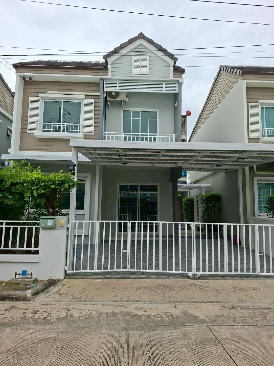 ให้เช่าบ้านแฝด หมู่บ้านเดอะ วิลเลจ เอ็กซ์คลูซีฟ บางนา กม.10 พร้อมอยู่ (N.1745)