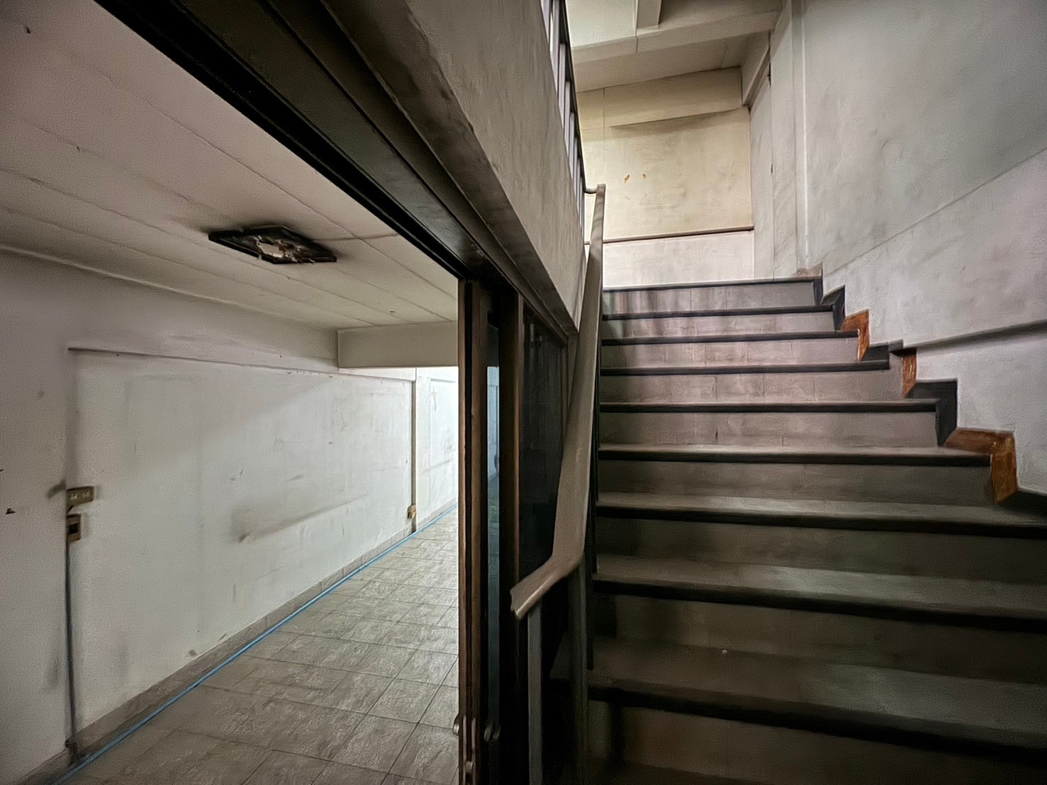 *ให้เช่าอาคารพาณิชย์ 4.5 ชั้น ทำเลดี ย่านสุขุมวิท 71 (ปรีดีพนมยงค์)* (N.1034)