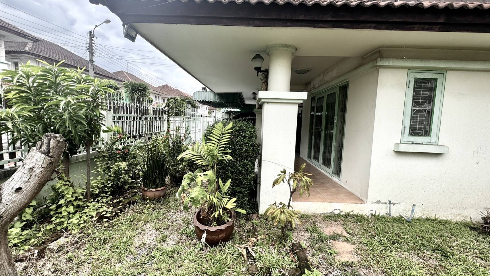 ขายบ้านเดี่ยว โรยัล ปาร์ค วิลล์ สุวินทวงศ์ (Royal Park Ville Suwinthawong) บ้านเดี่ยว 2 ชั้น 2 หลังติด 6 ห้องนอน 4 ห้องน้ำ 3 ที่จอดรถ