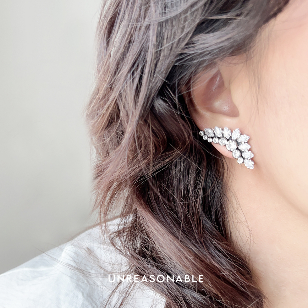 ต่างหู Crystal ต่างหูคลิป ต่างหูก้านเงินแท้ น้ำหนักเบา สวยใส่สบาย UA0857-01 Unreasonable Accessories