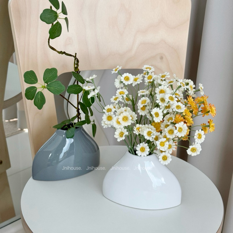 [พร้อมส่ง] Jnihouse : แจกันเซรามิก แจกันดอกไม้ทรงแบน (Vase)