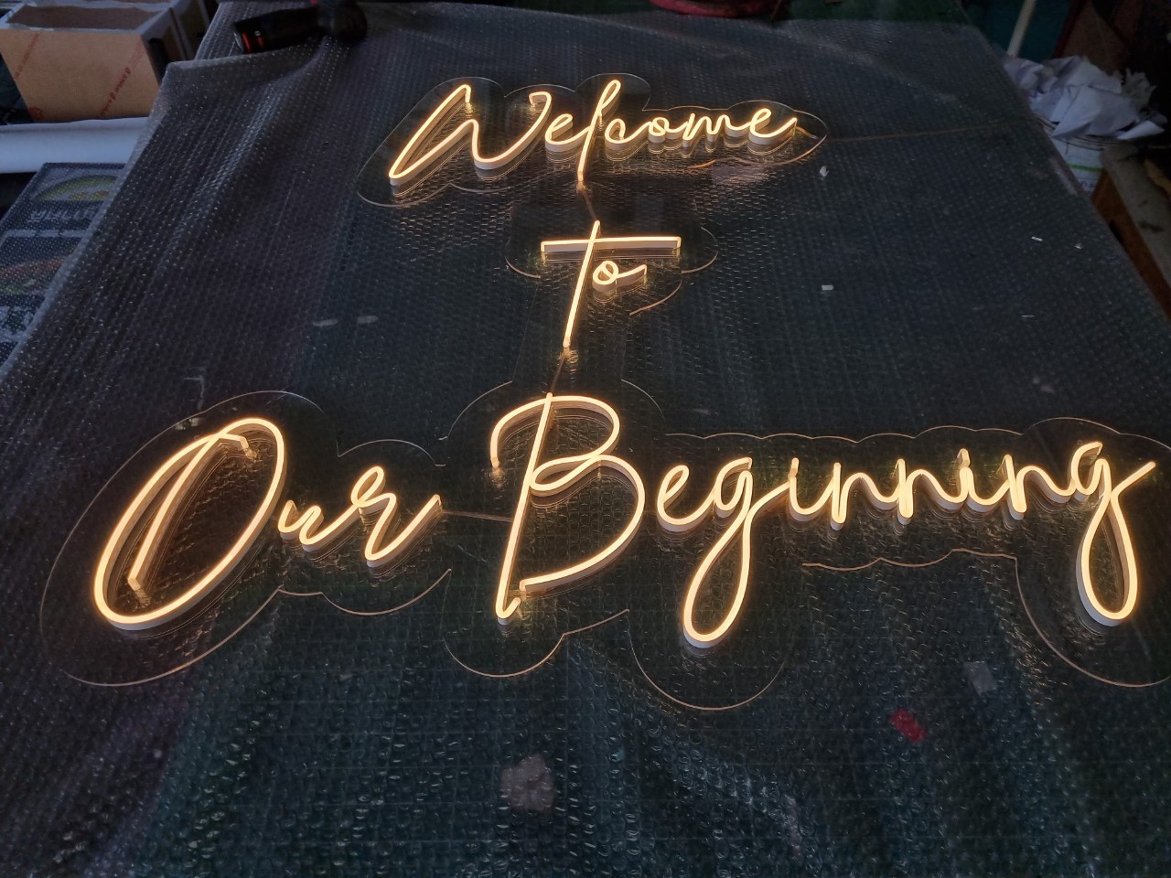 '' ป้ายไฟดัดนีออนเฟล็กซ์ '' ขนาด 99x99 cm