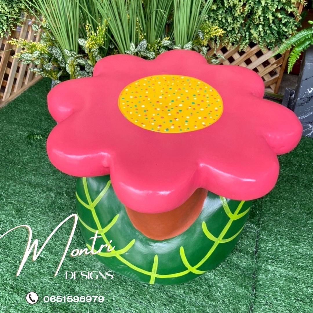 ชุดโต๊ะสนามปุนรูปดอกไม้ โต๊ะปูนรุปดอกไม้ โต๊ะเก้าอี้ดอกไม้