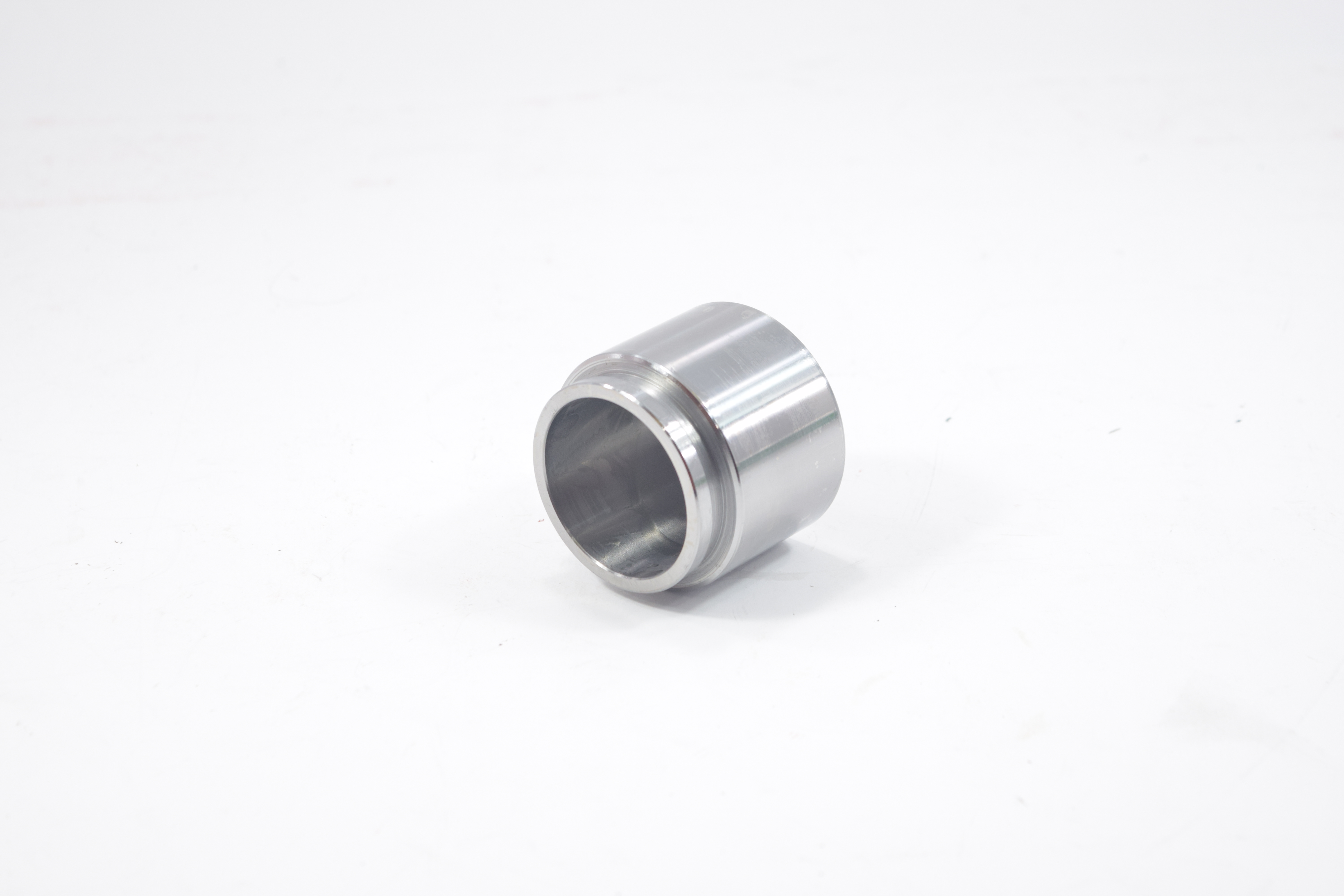 ลูกสูบดิสเบรค MITSUBISHI L200C / มิตซุบิชิ / 3PD-7152 / MB 082338 / ขนาด วงนอก 57.00 / สูง 47.75 (จำนวน 1 ชิ้น) (CALIPER PISTON)