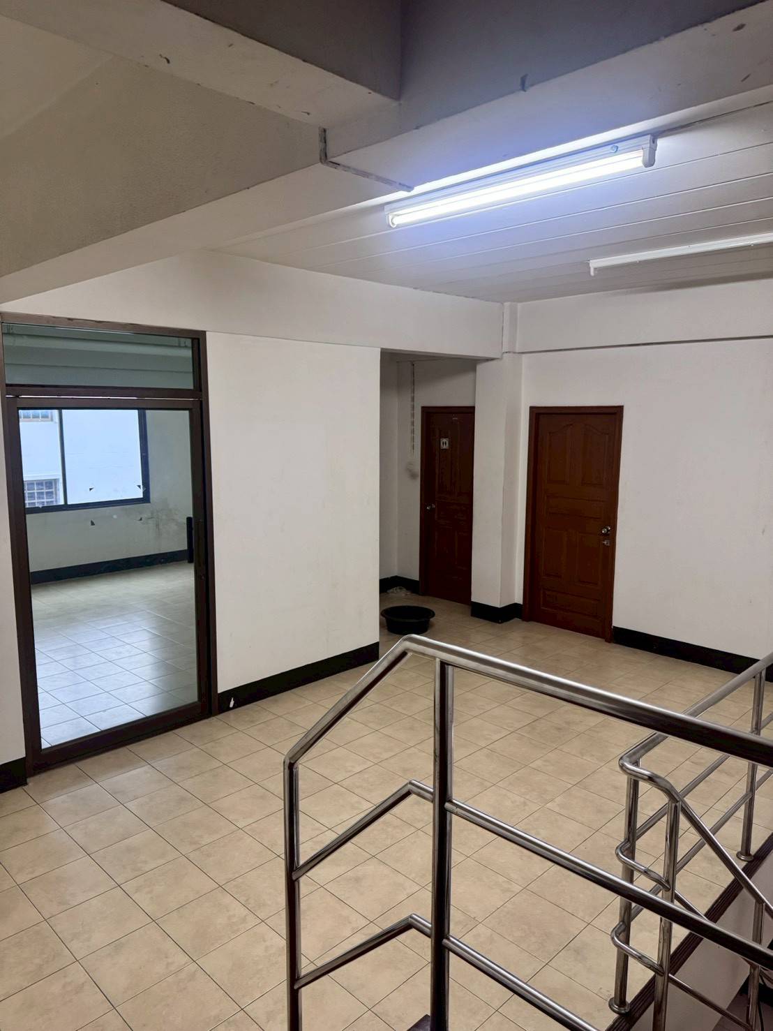 ขายอาคารพาณิชย์หลังมุม 2 คูหา 4 ชั้น ถนนอุดมสุข ทำเลดี (N.1865)