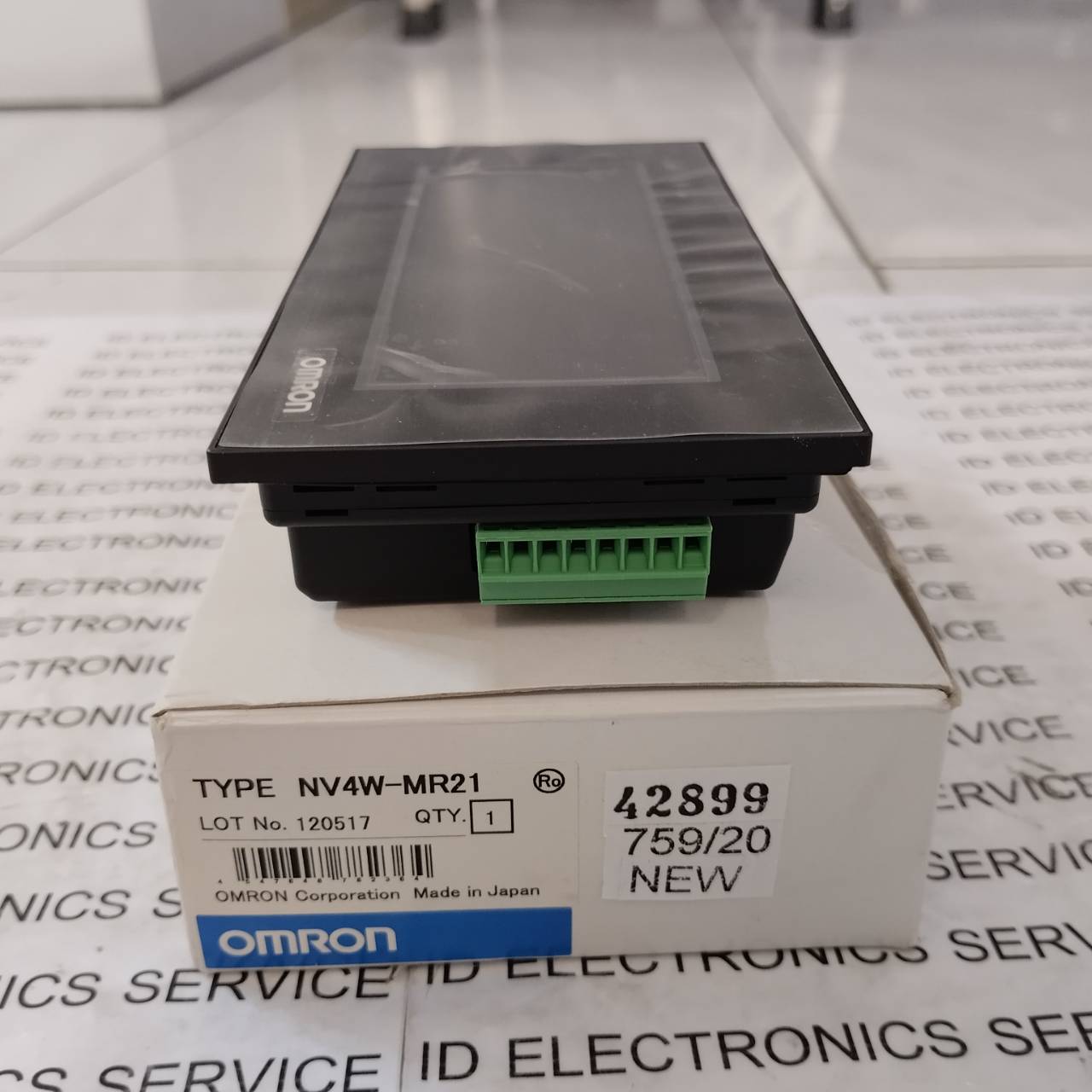 LCD TOUCH SCREEN " OMRON " MODEL : NV4W-MR21