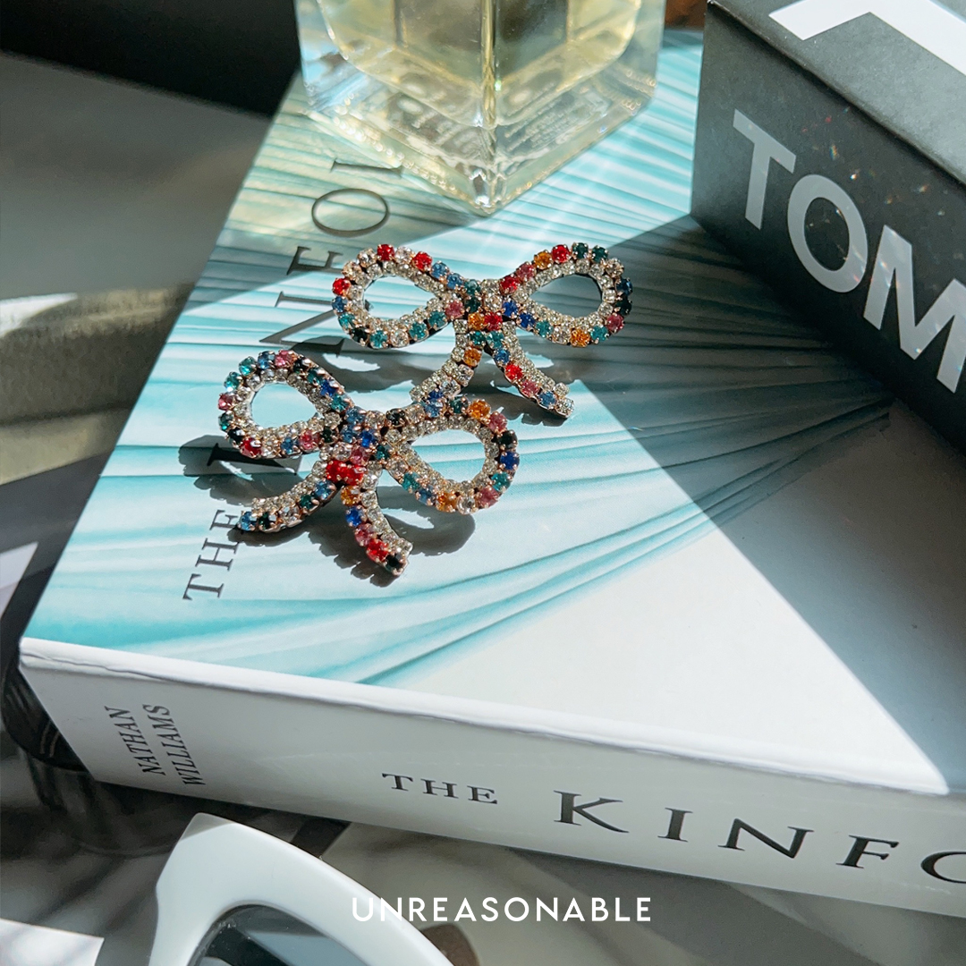 ต่างหูโบว์ Multi Color ต่างหูคลิป ต่างหูก้านเงินแท้ น้ำหนักเบา UA0924-01 Unreasonable Accessories