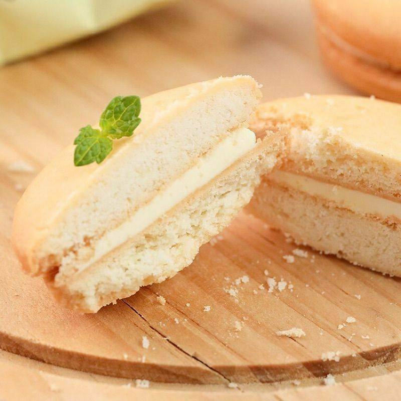 คุ้กกี้เนย Takara Biscuit Salted Butter & Camembert Cheese