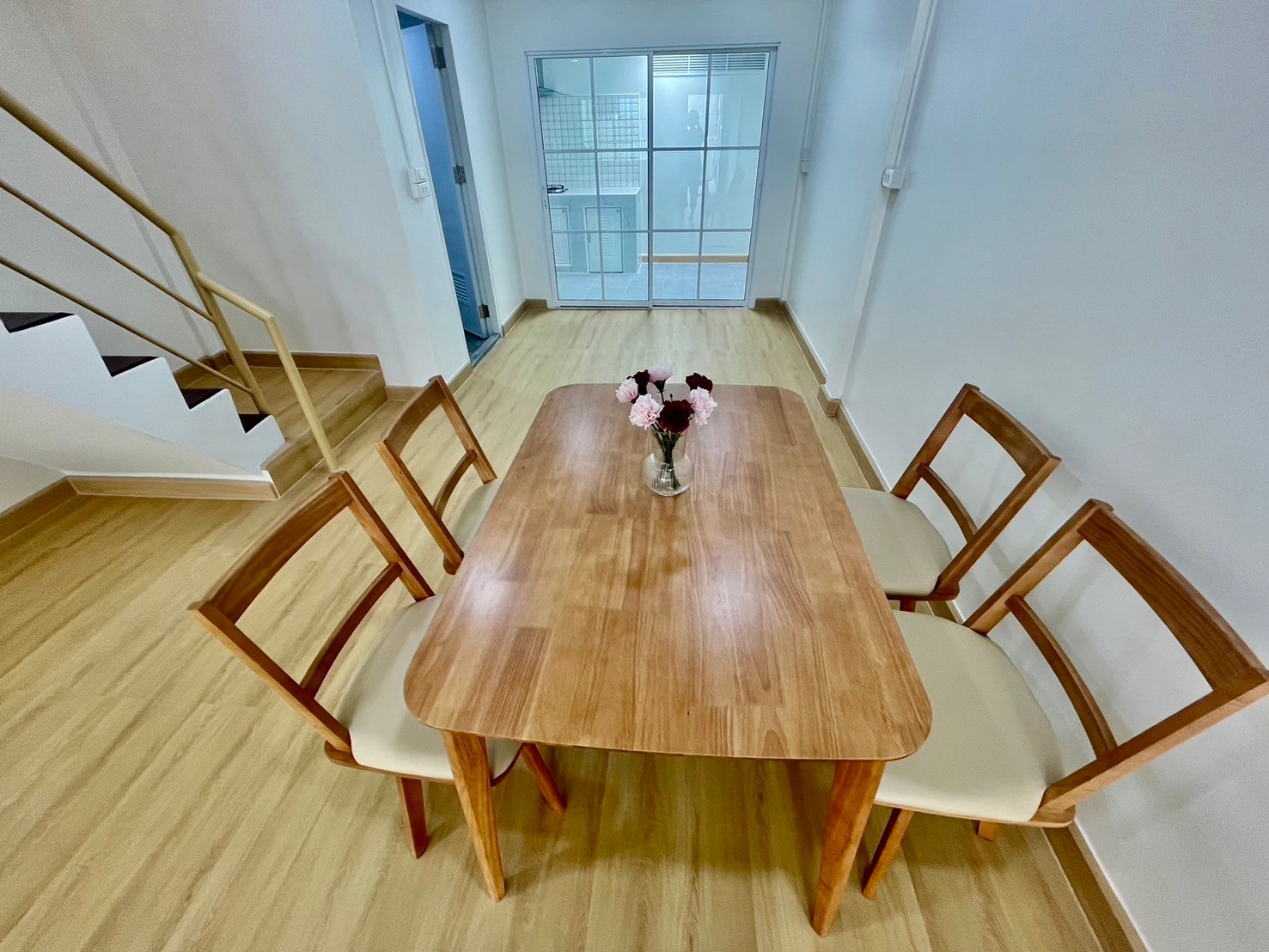 ขายด่วนทาวน์เฮ้าส์ หมู่บ้านเคซี ซ.รามคำแหง 142 พร้อมผู้เช่า (N.1240)