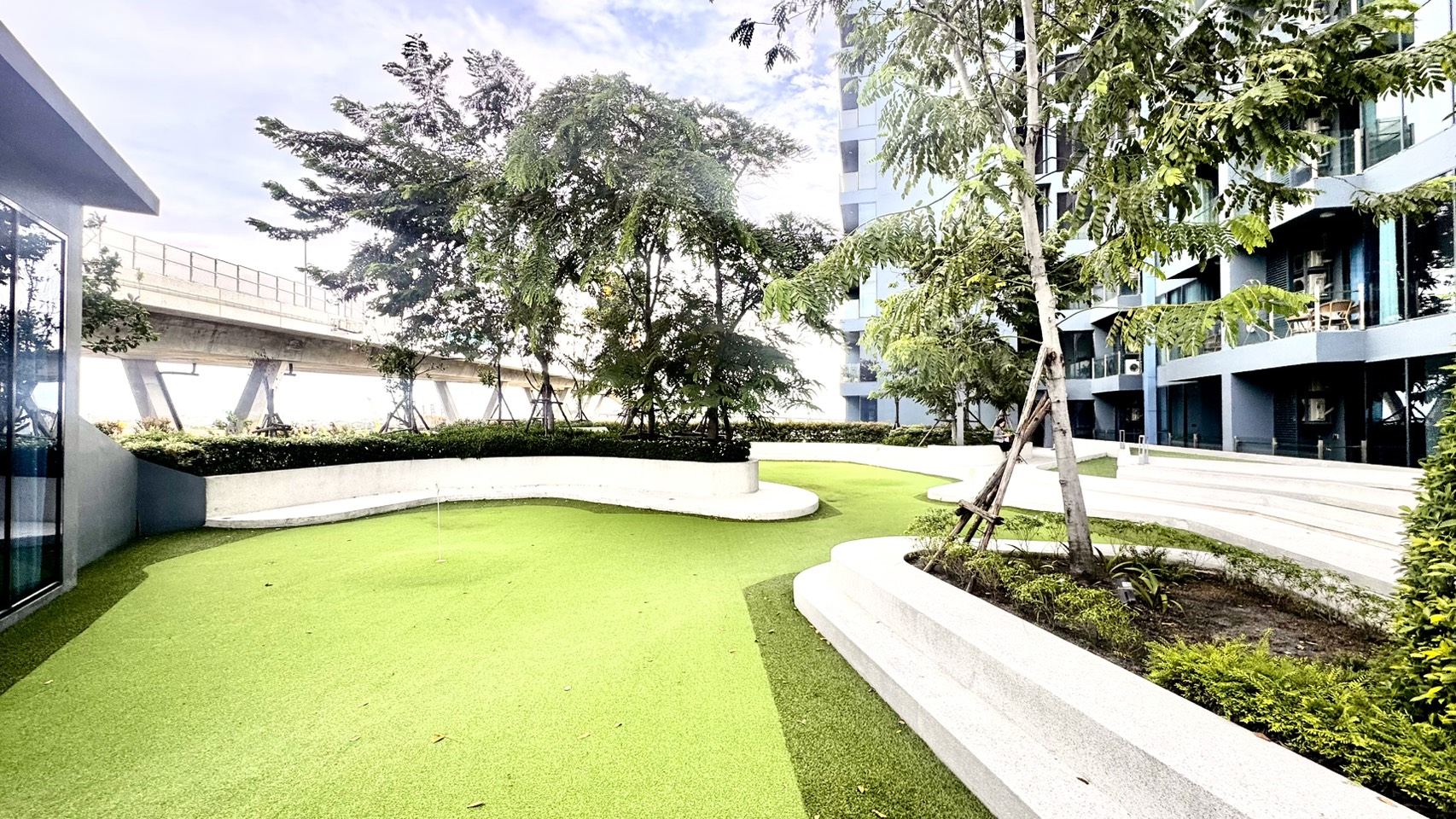 💎 Sapphire Rama 3 – The Riverside Luxury Bangkok Thailand Condominium 💎 “Invest today — live luxuriously, earn steadily.” ✨ Ready to move in!