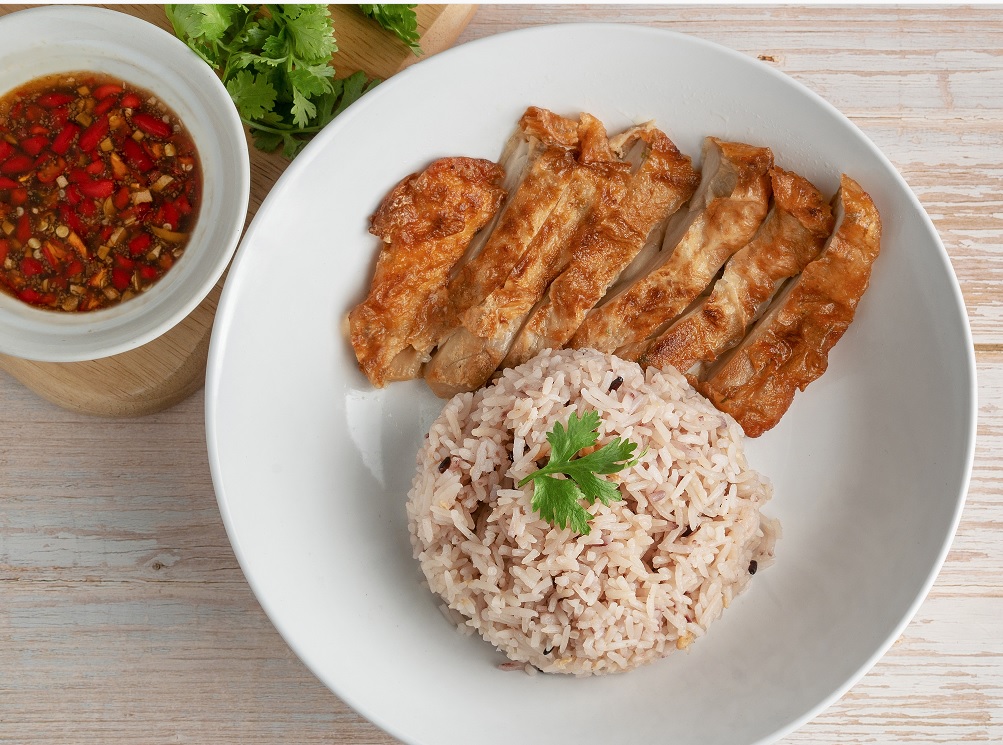 ข้าวมันเห็ดย่างมังสวิรัติ ไครที่เคยชื่นชอบข้าวมันไก่ ก็ขอเชิญชวนให้ลองเมนูนี้กันเลยจ้า