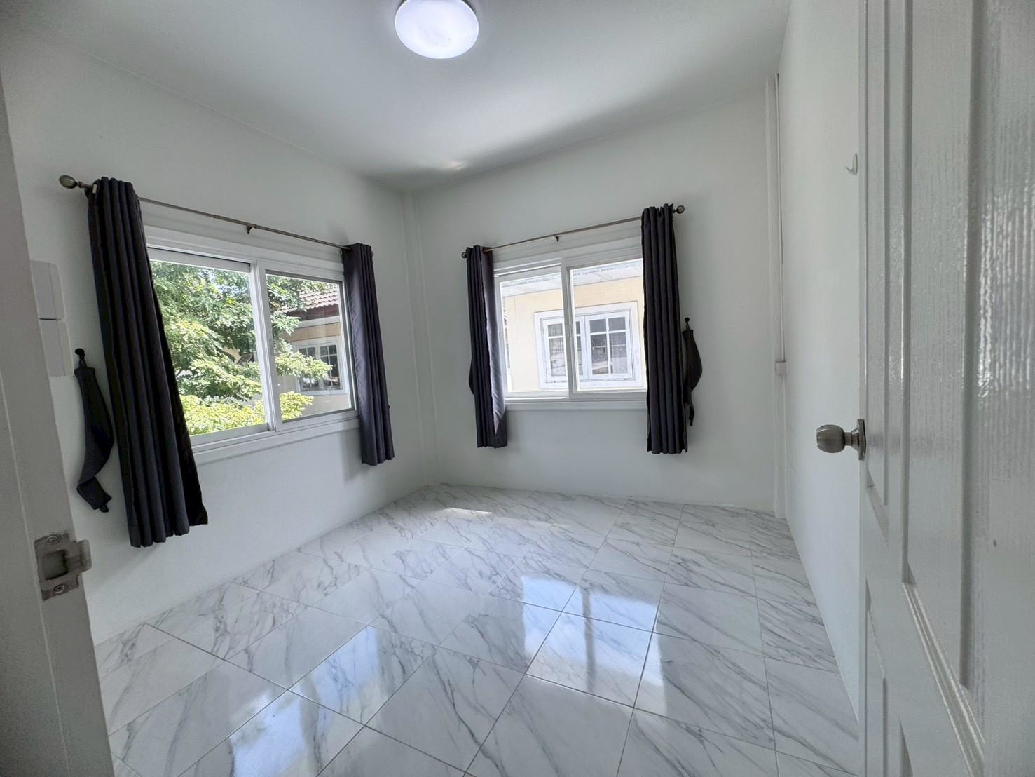 ขายบ้านเดี่ยว หมู่บ้าน บ้านฟ้าลากูน คลอง 2 ต่อเติมเต็มพื้นที่ (N.1909)