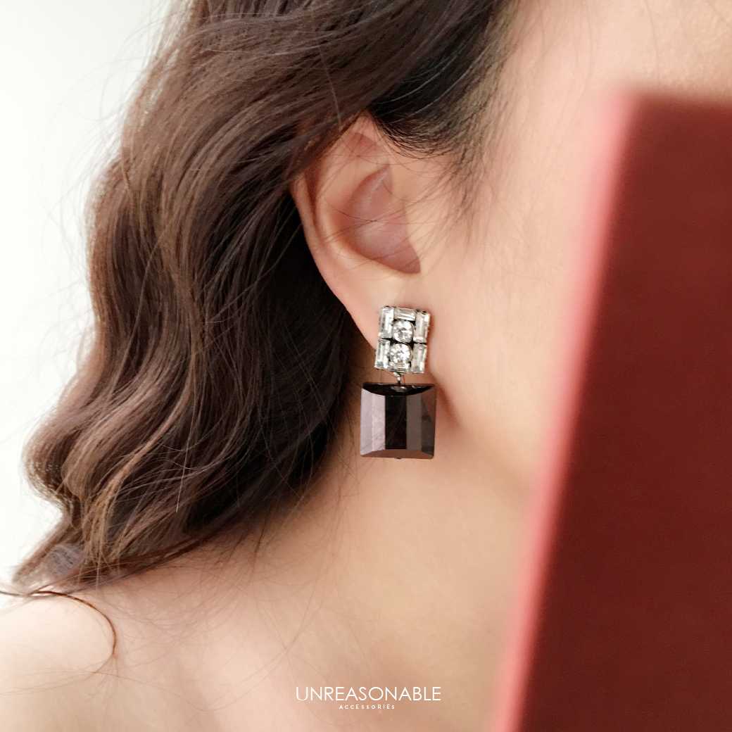 ต่างหูพลอยกระจก สีน้ำตาล น้ำหนักเบา สวยใส่สบาย UA0708-02 Unreasonable Accessories