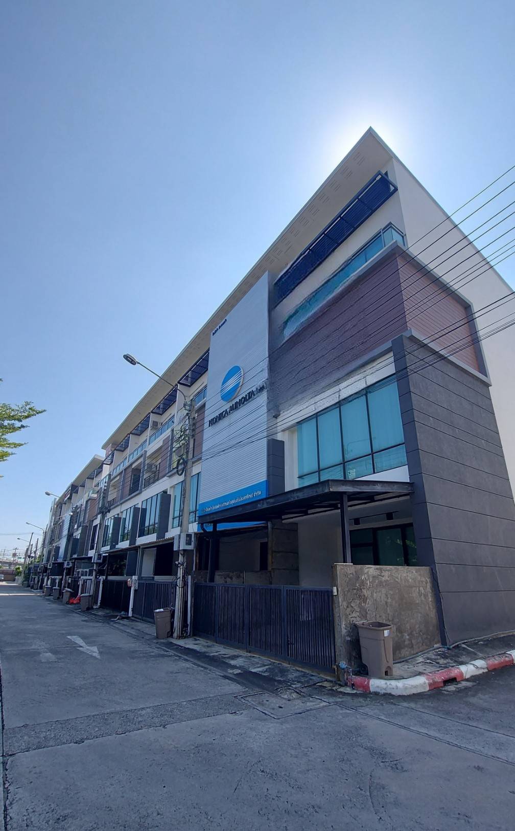 ให้เช่าโฮมออฟฟิศ 4 ชั้นในโครงการเอ็นเตอร์ไพรซ์พาร์ค บางนา-ตราด กม.5 บางพลี สมุทรปราการ (N.1442)