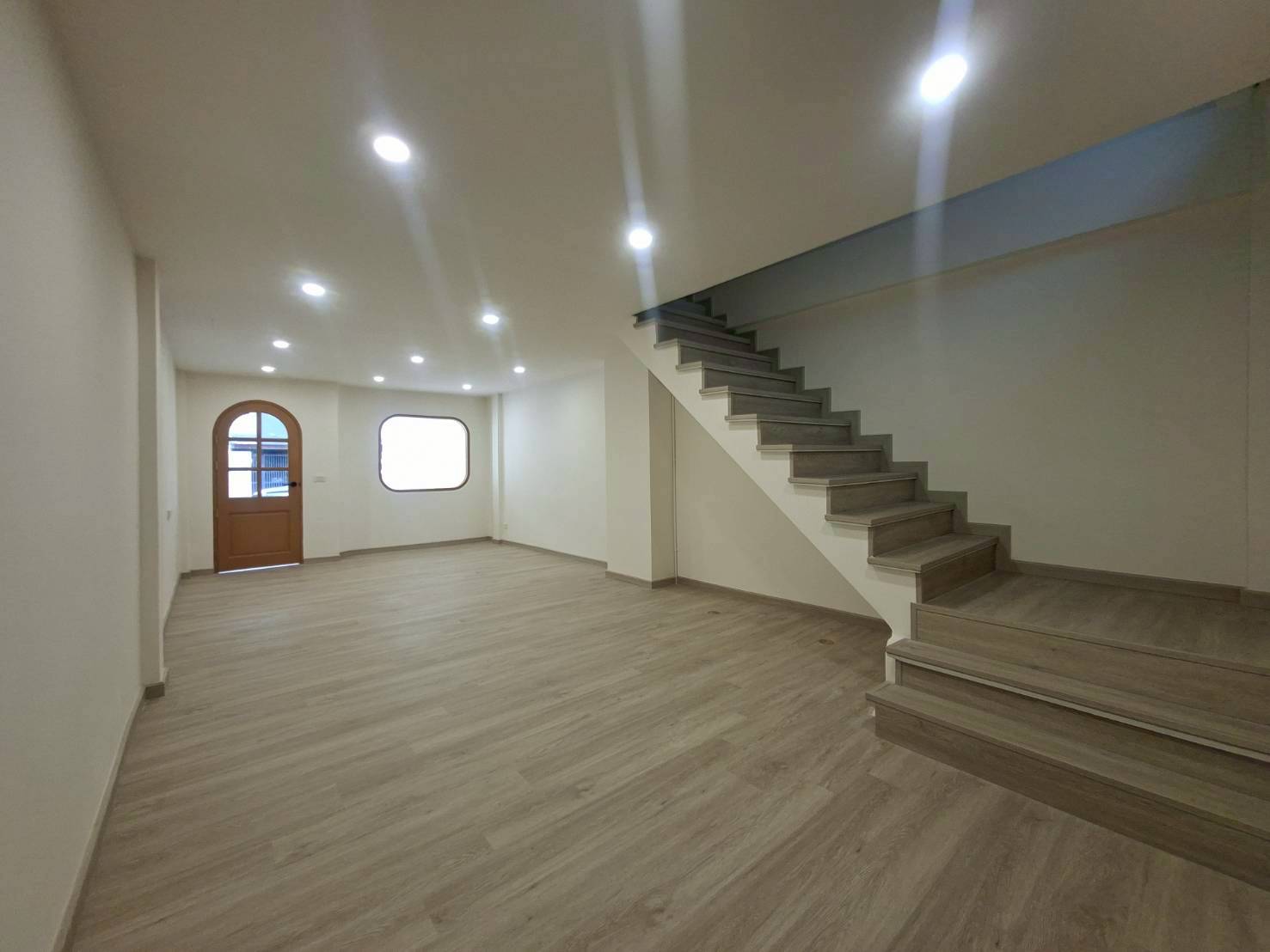 ขายทาวน์เฮ้าส์ 2 ชั้น ซอยอุดมสุข 47 รีโนเวทใหม่ทั้งหลังพร้อมอยู่ (N.1925)