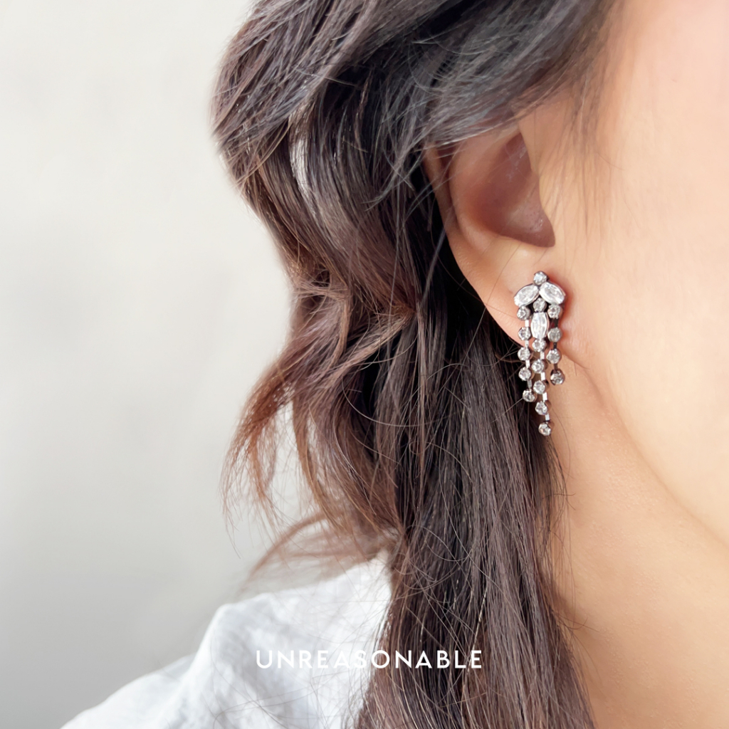 ต่างหู Crystal ต่างหูคลิป ต่างหูก้านเงินแท้ น้ำหนักเบา สวยใส่สบาย UA0856-01 Unreasonable Accessories