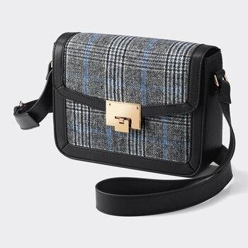 GU shoulder bag กระเป๋าหนังPu งานตัดเย็บเรียบร้อย แทรกผ้าไนลอน และเรยอน เพิ่มดีเทลให้ลายสวยงาม