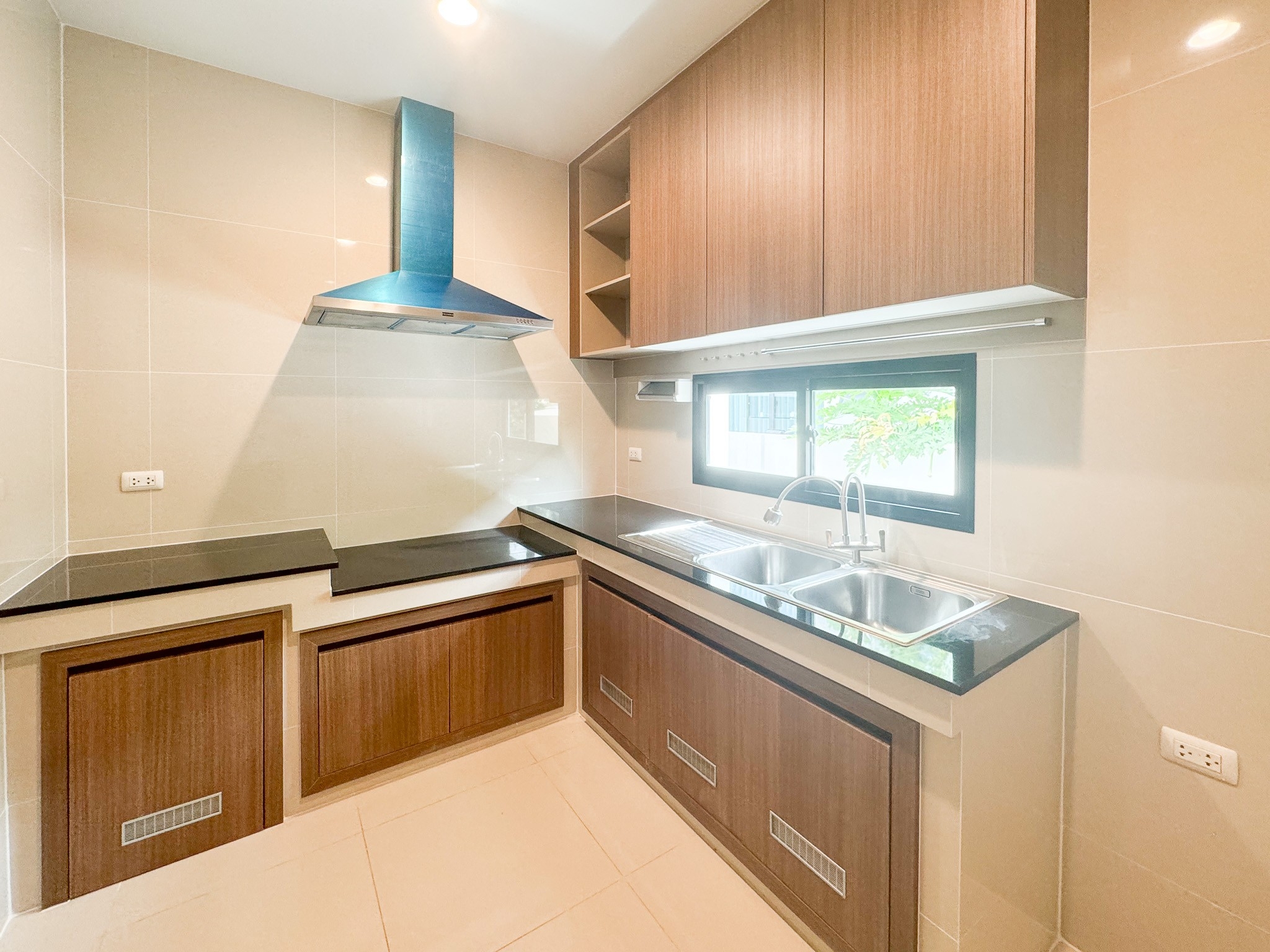 ขายบ้านเดี่ยว 2 ชั้นหมู่บ้านบุราสิริบางนากม.27 ราคาถูกสุดในโครงการ (N1327)